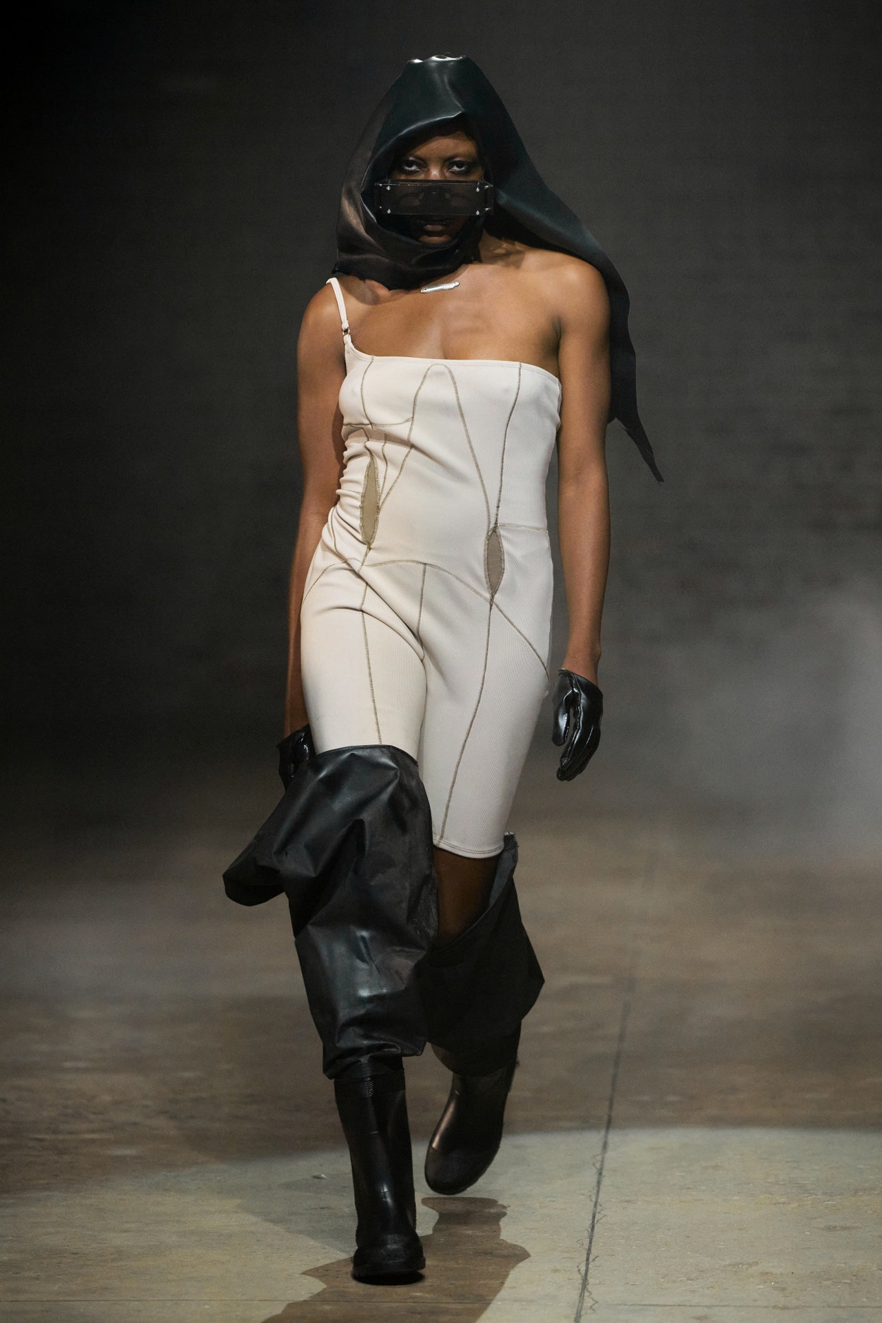 00021-elena-velez-spring-2023-ready-to-wear-credit-gorunway