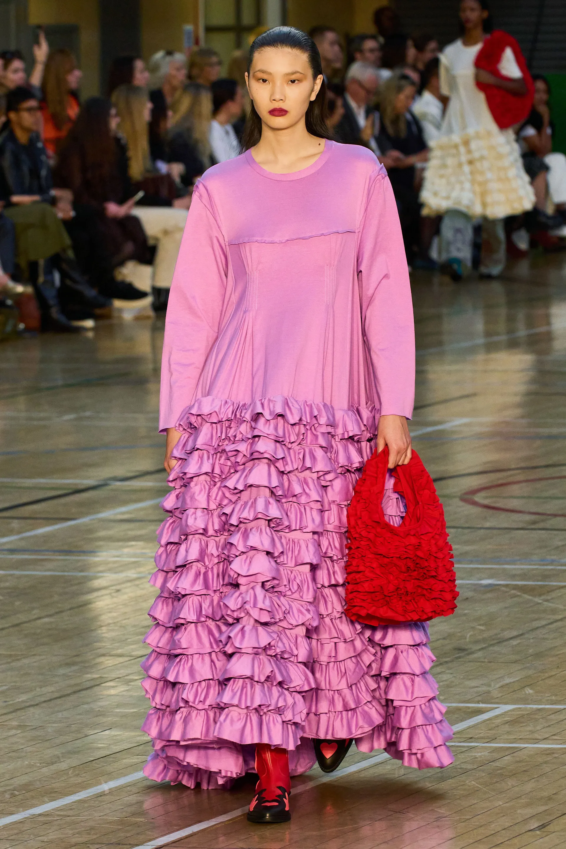 00021-molly-goddard-spring-2023-ready-to-wear-credit-gorunway