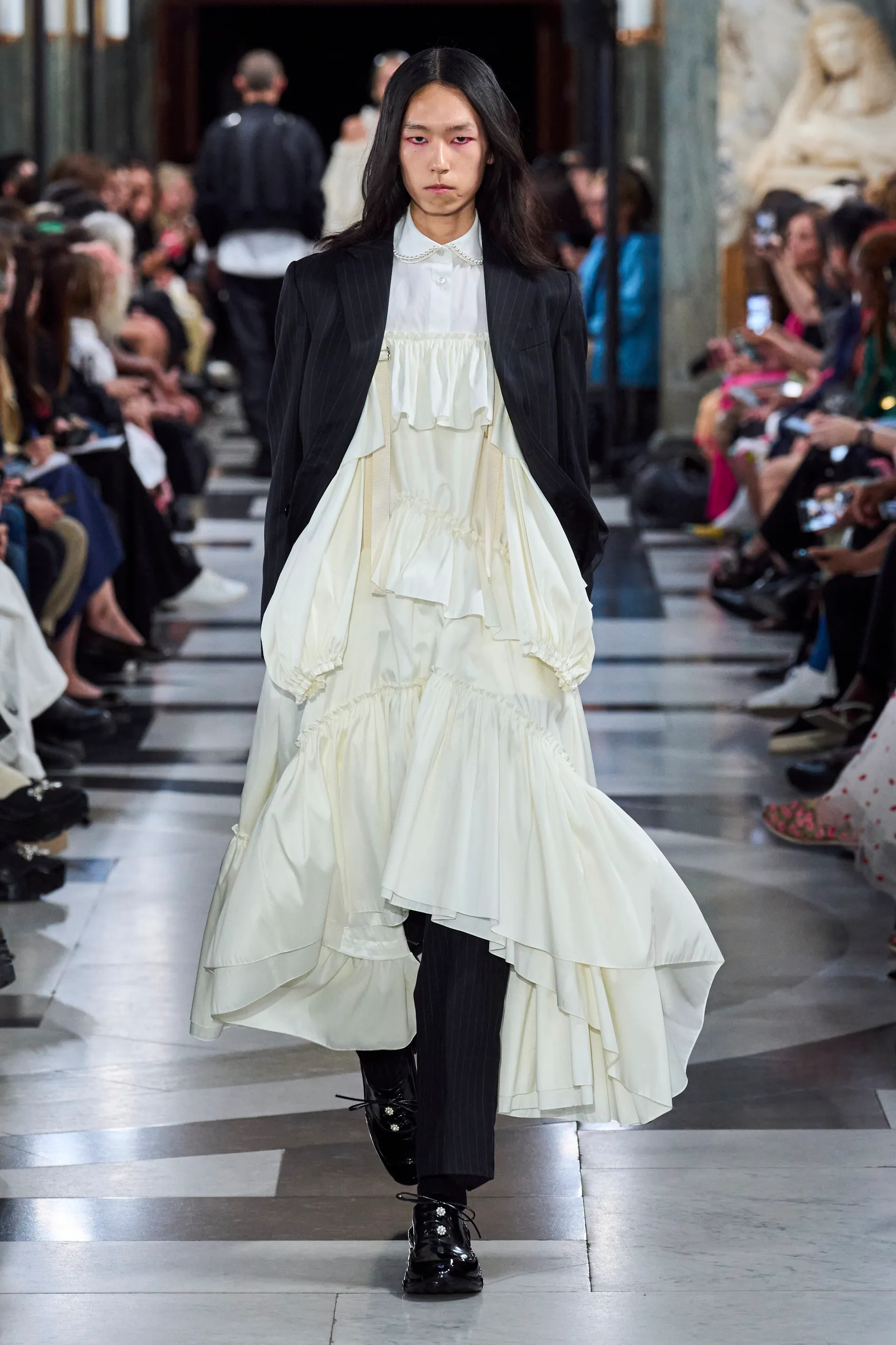 00021-simone-rocha-spring-2023-ready-to-wear-credit-gorunway