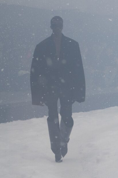 00022-balenciaga-fall-2022-ready-to-wear-paris-credit-brand-1.jpg