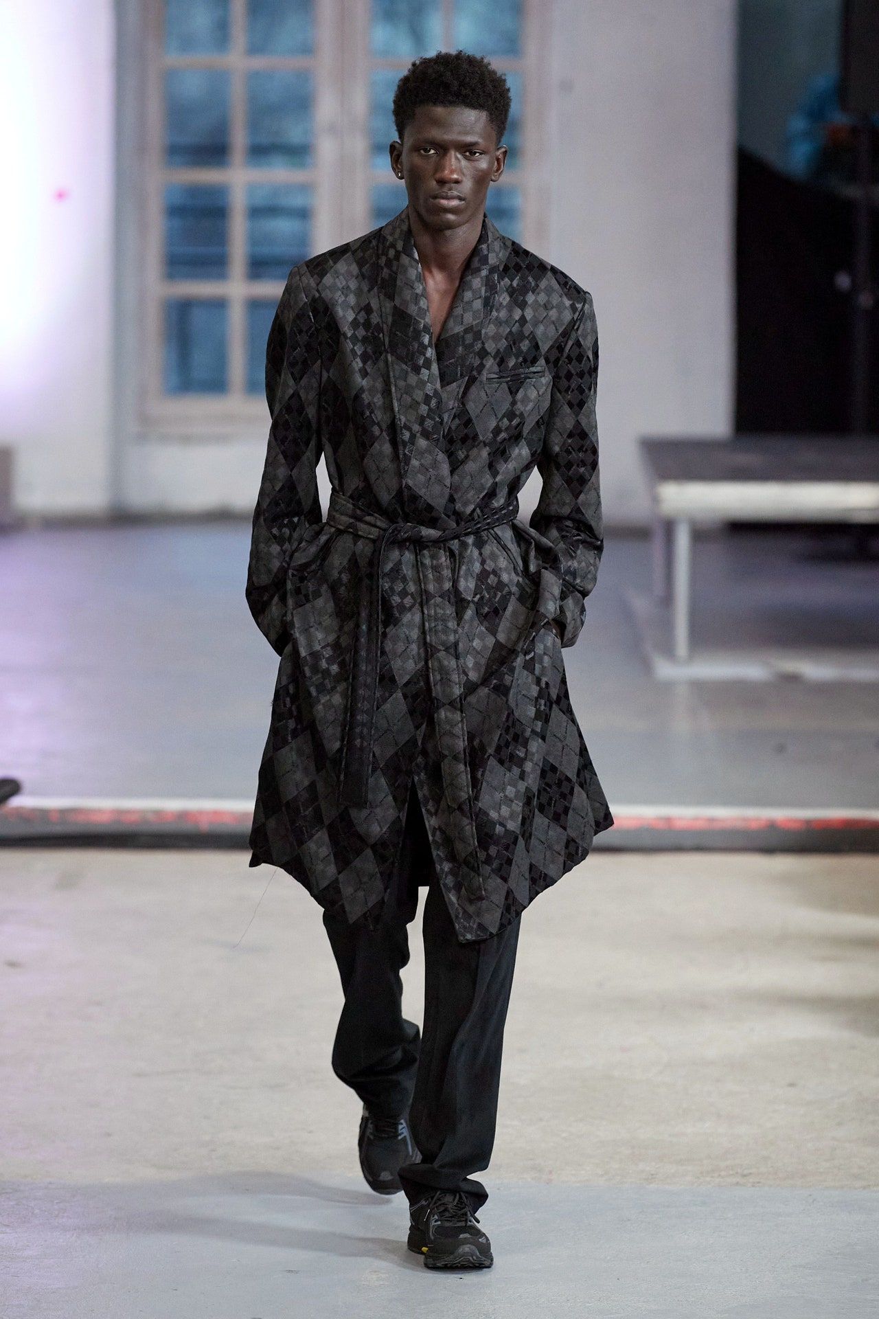 00022-kenneth-ize-fall-2022-ready-to-wear-paris-credit-isidore-montag-gorunway-1.jpeg