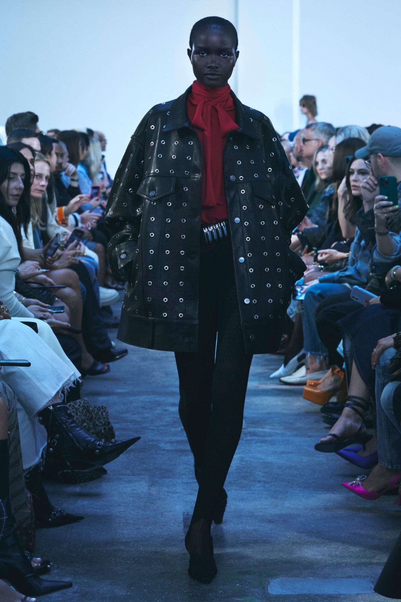 00022-khaite-spring-2023-ready-to-wear-credit-brand