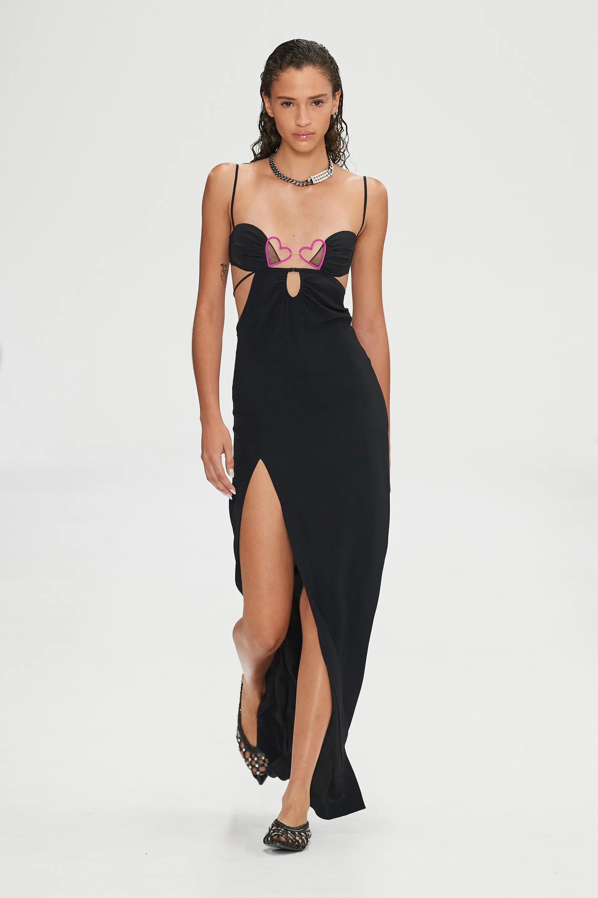 00022-nensi-dojaka-spring-2023-ready-to-wear-credit-gorunway