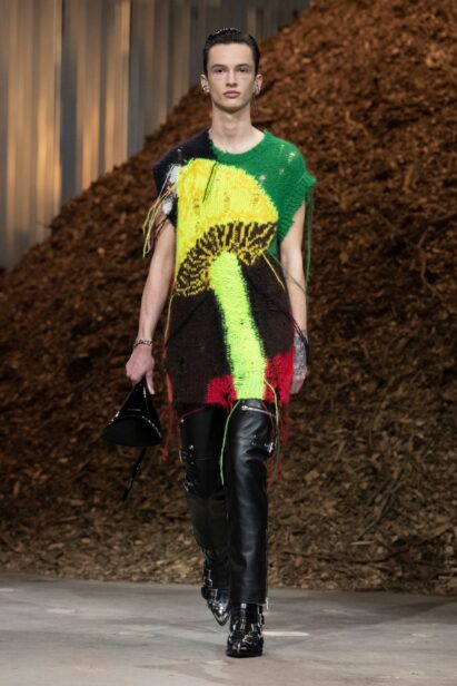 00023-alexander-mcqueen-fall-2022-ready-to-wear-credit-brand-1.jpeg