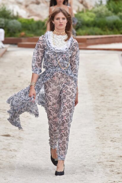 00023-chanel-resort-2023-monaco-credit-gorunway-1.jpeg