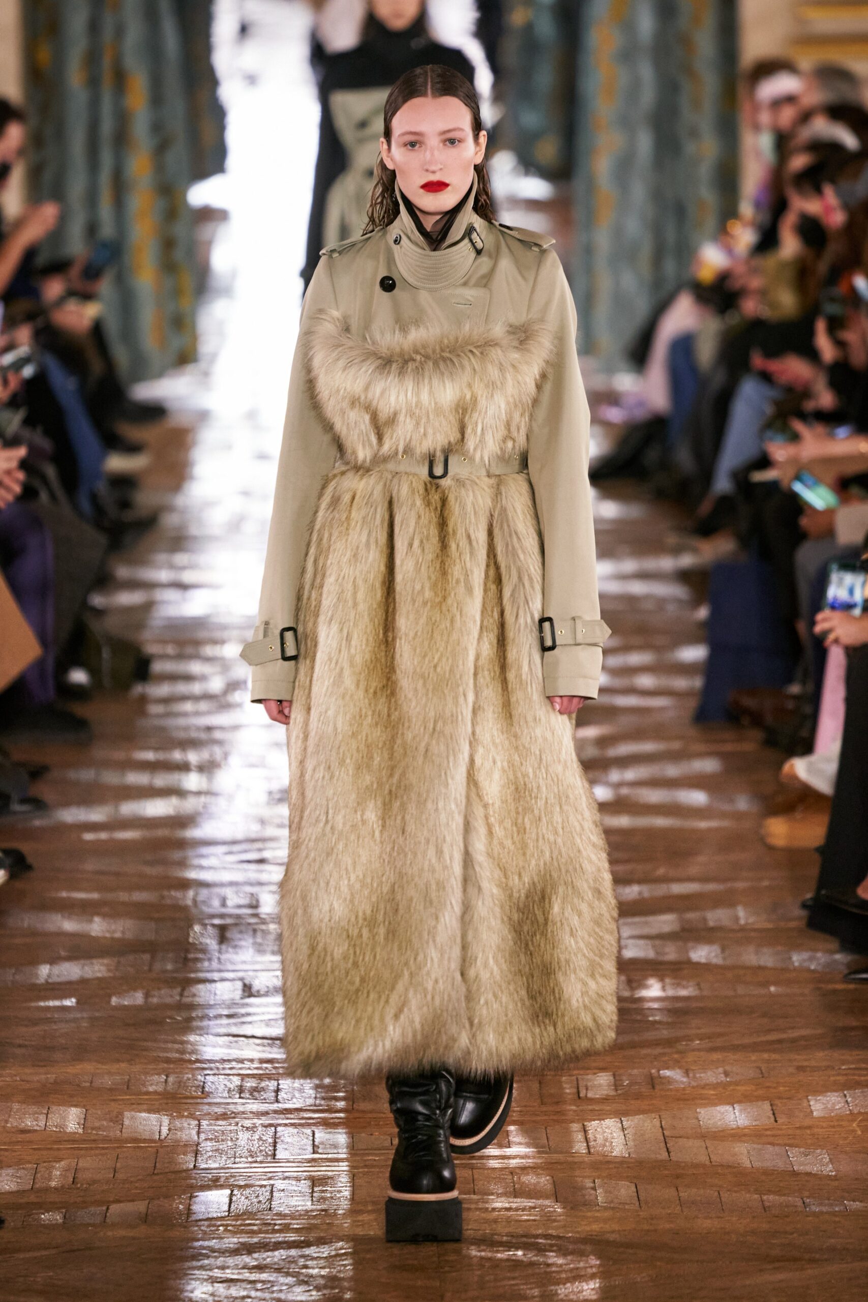 00023-sacai-fall-2022-ready-to-wear-paris-credit-gorunway-1.jpg