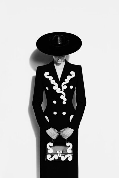 00023-schiaparelli-fall-2022-ready-to-wear-paris-credit-brand-3.jpeg