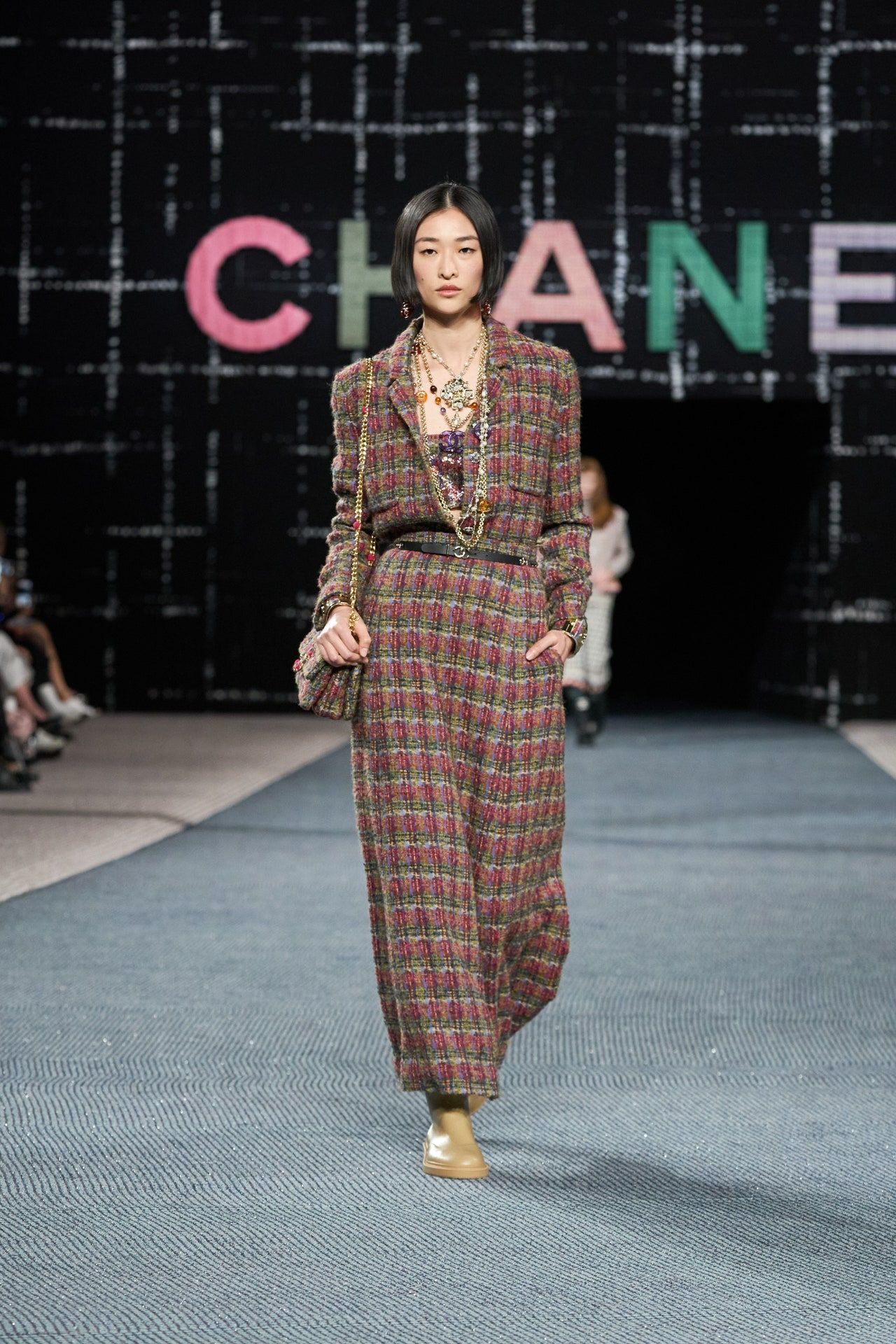 00024-chanel-fall-2022-ready-to-wear-paris-credit-gorunway-1.jpeg