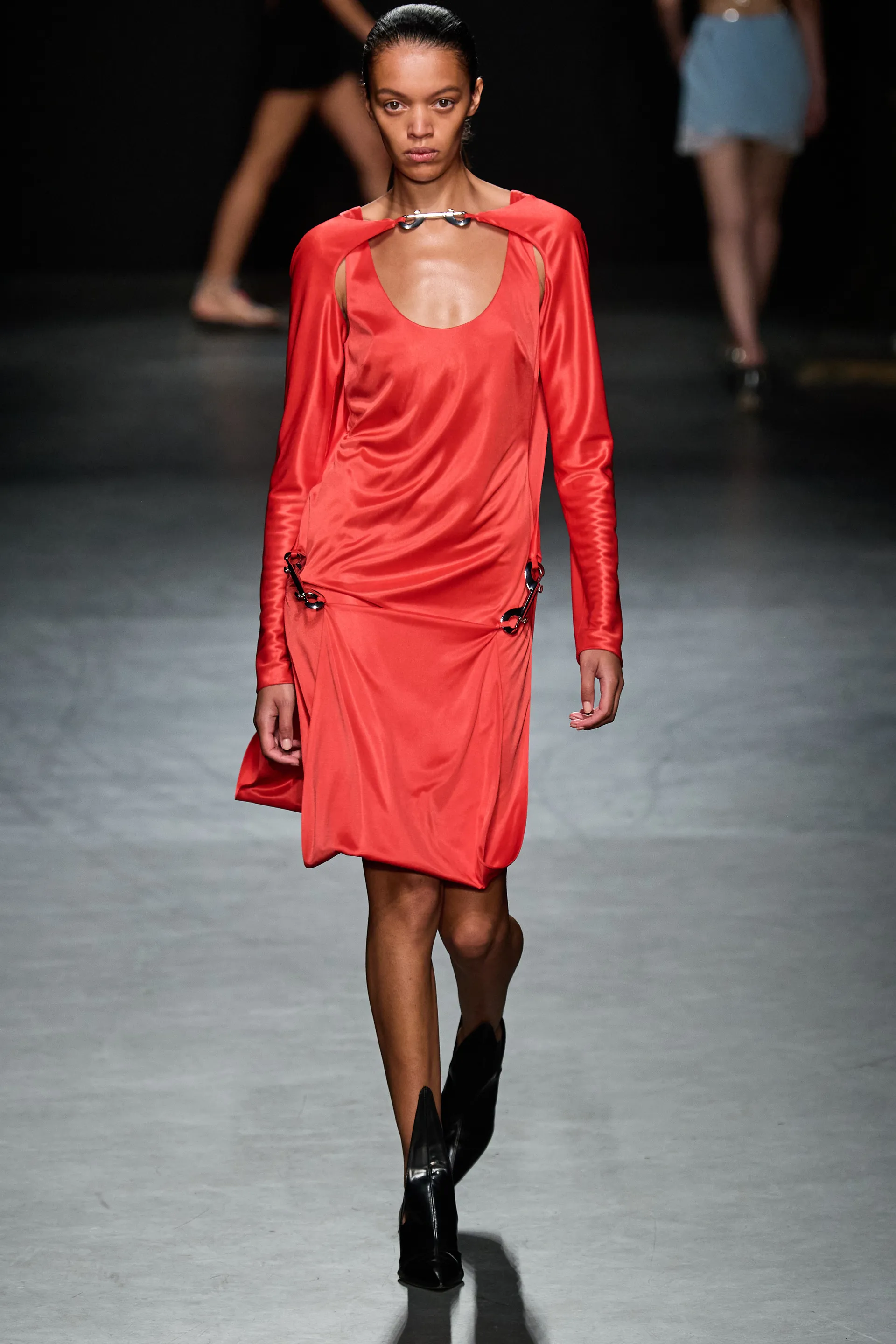 00024-christopher-kane-spring-2023-ready-to-wear-credit-gorunway