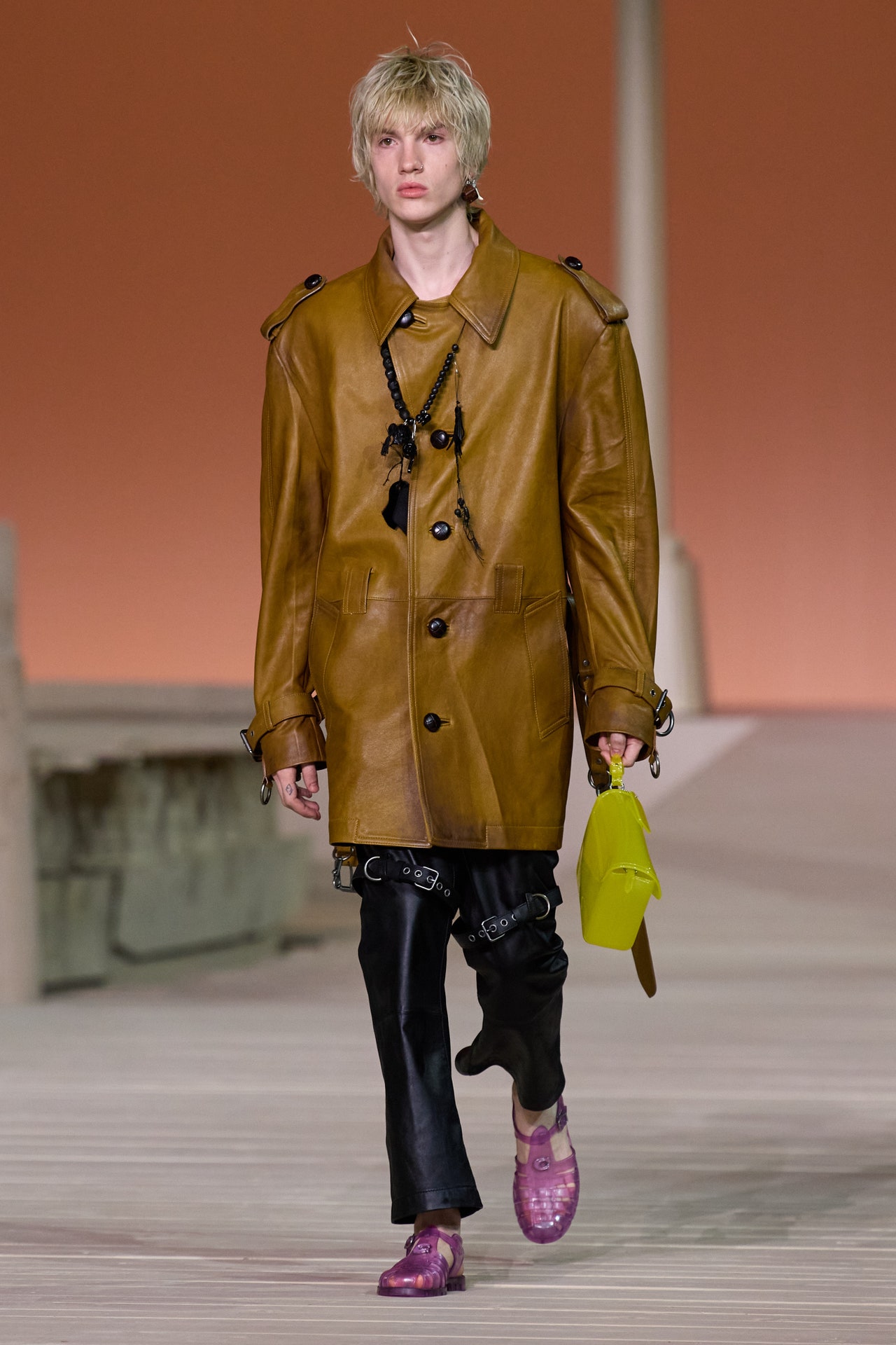 00024-coach-spring-2023-ready-to-wear-credit-gorunway