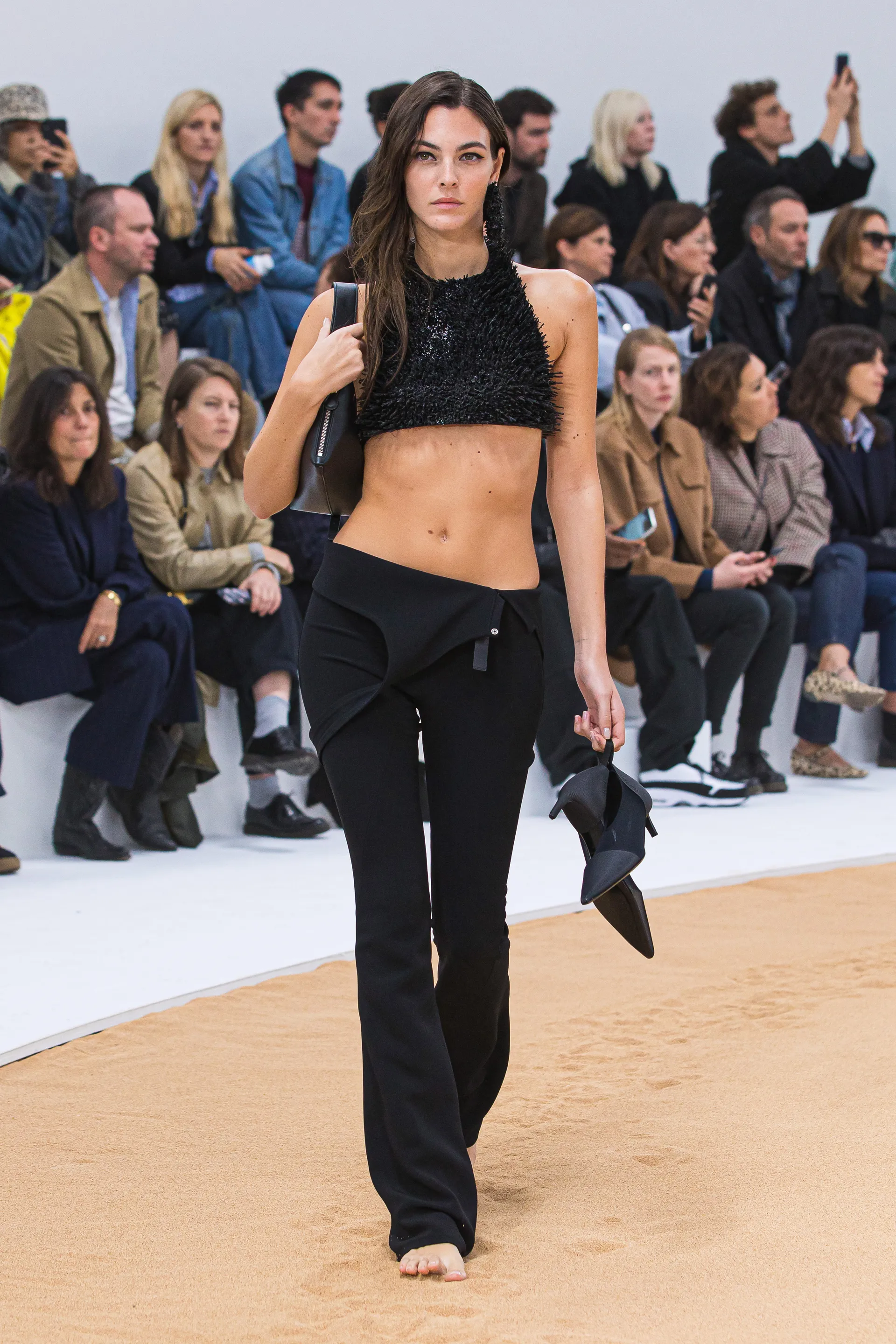 00024-courreges-spring-2023-ready-to-wear-credit-brand