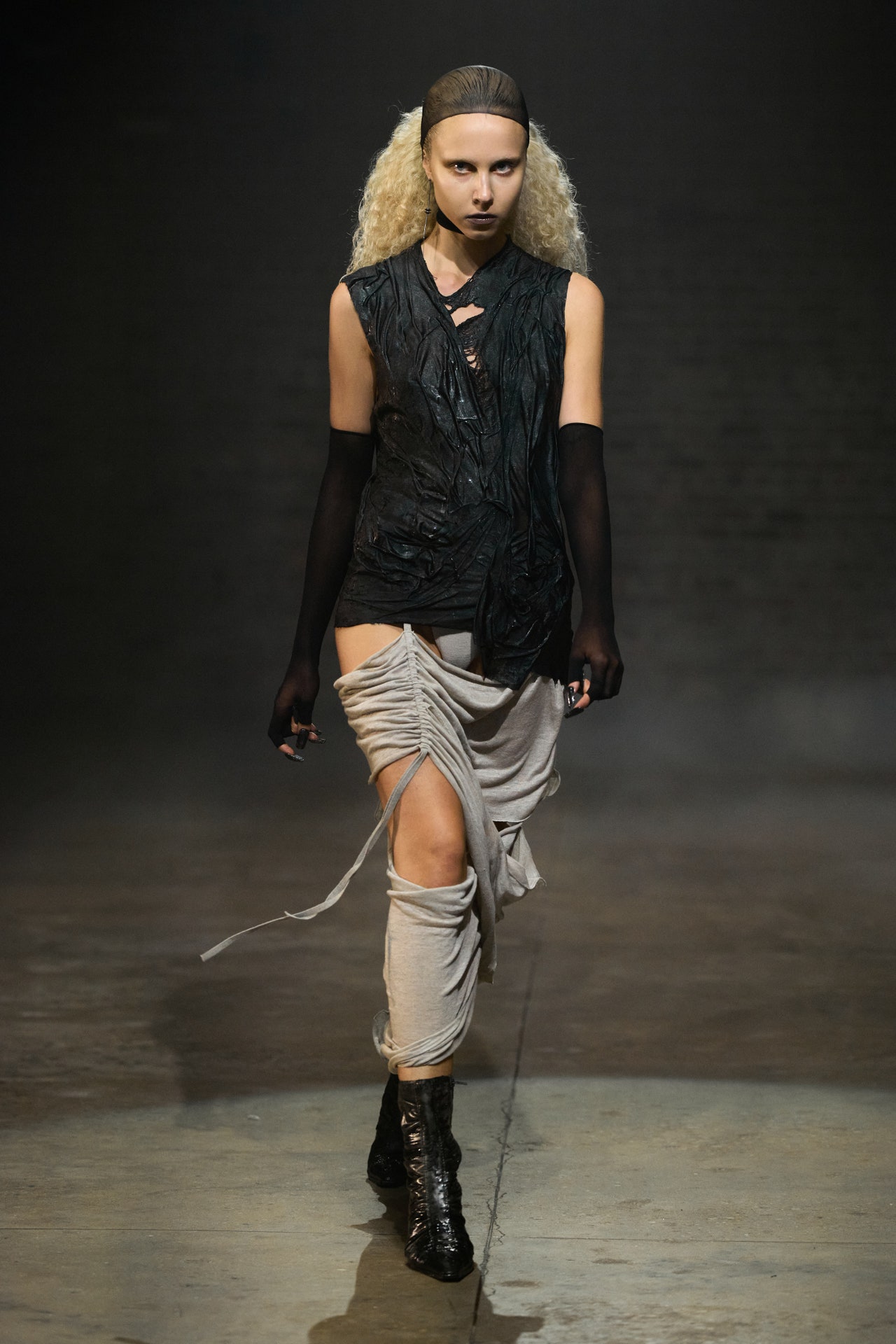 00024-elena-velez-spring-2023-ready-to-wear-credit-gorunway