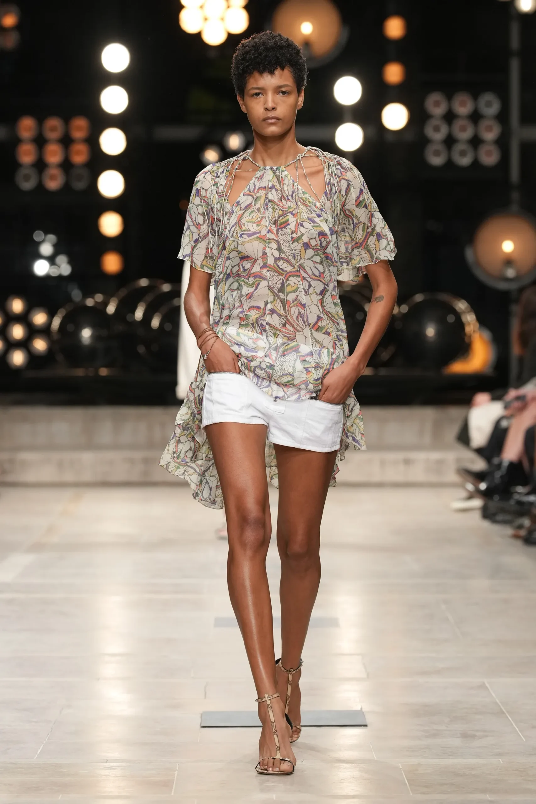 00024-isabel-marant-spring-2023-ready-to-wear-credit-gorunway