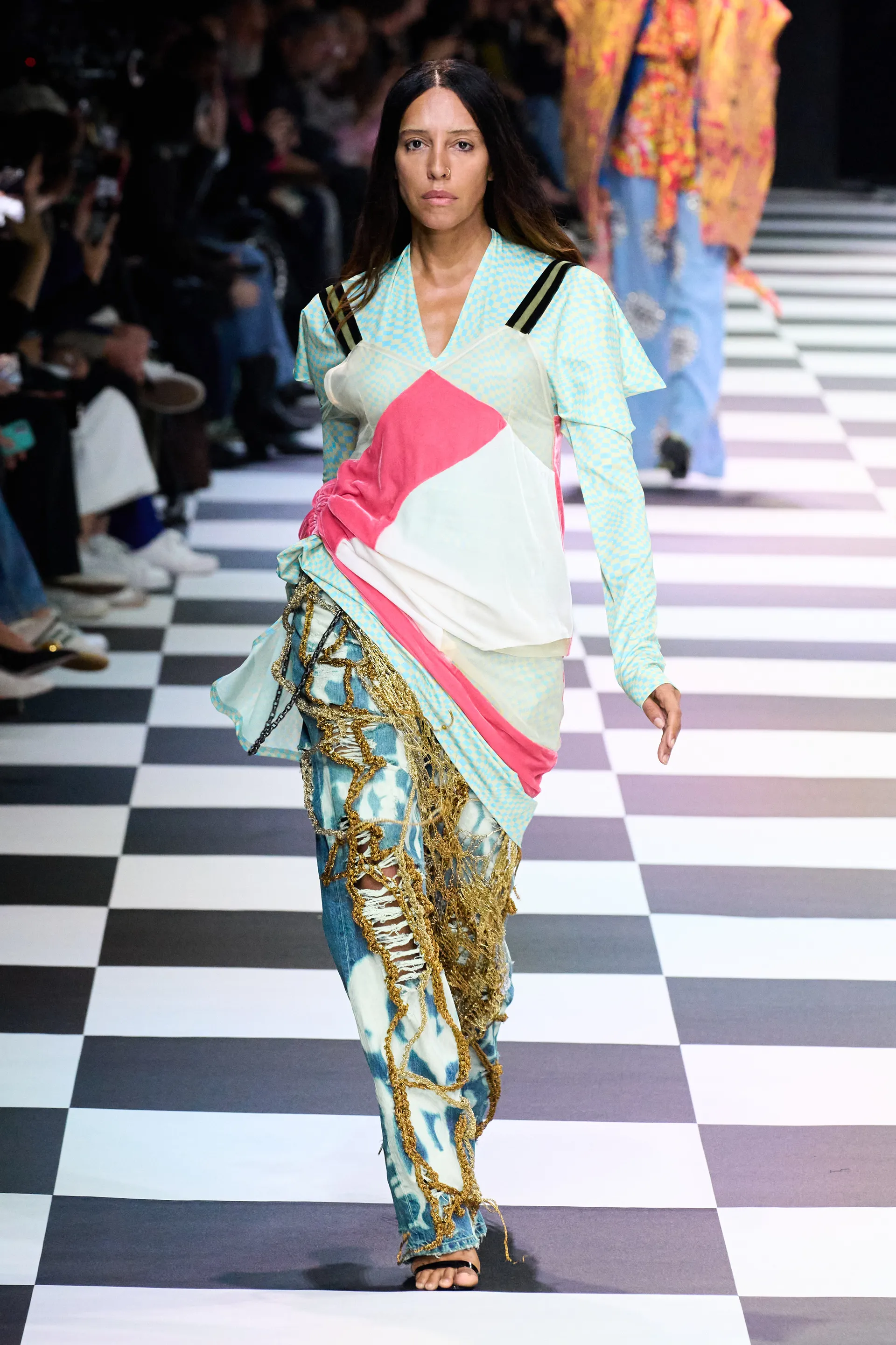 00024-matty-bovan-spring-2023-ready-to-wear-credit-gorunway