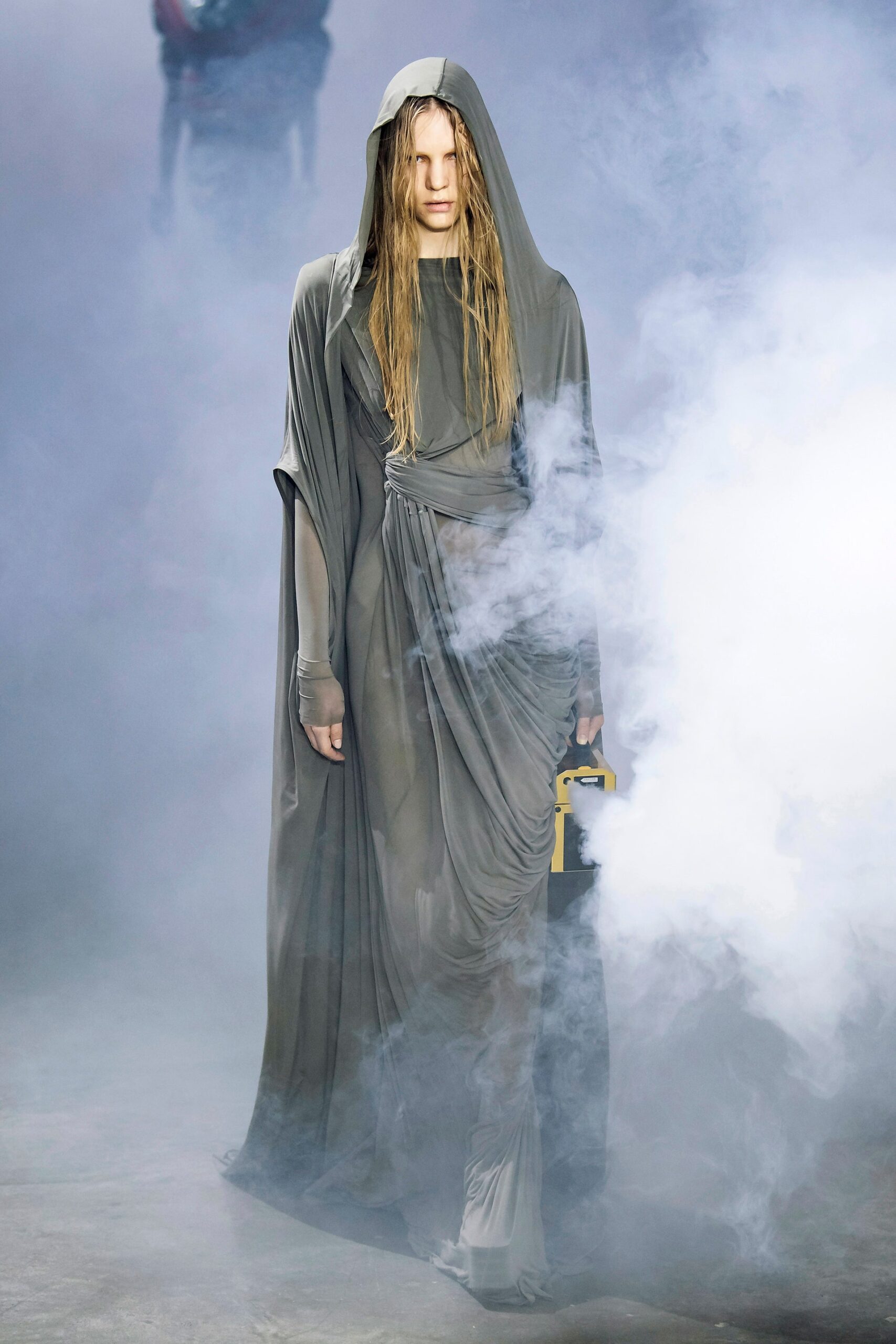 00024-rick-owens-fall-2022-ready-to-wear-paris-credit-gorunway-3.jpg