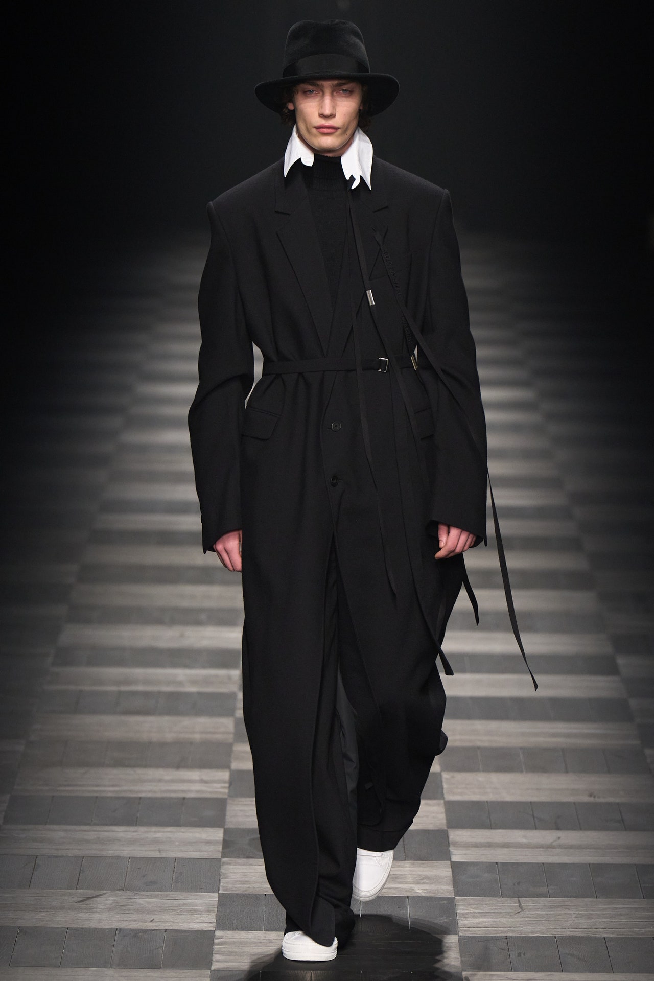 00025-ann-demeulemeester-fall-2022-ready-to-wear-paris-credit-filippo-fior-gorunway-1.jpeg