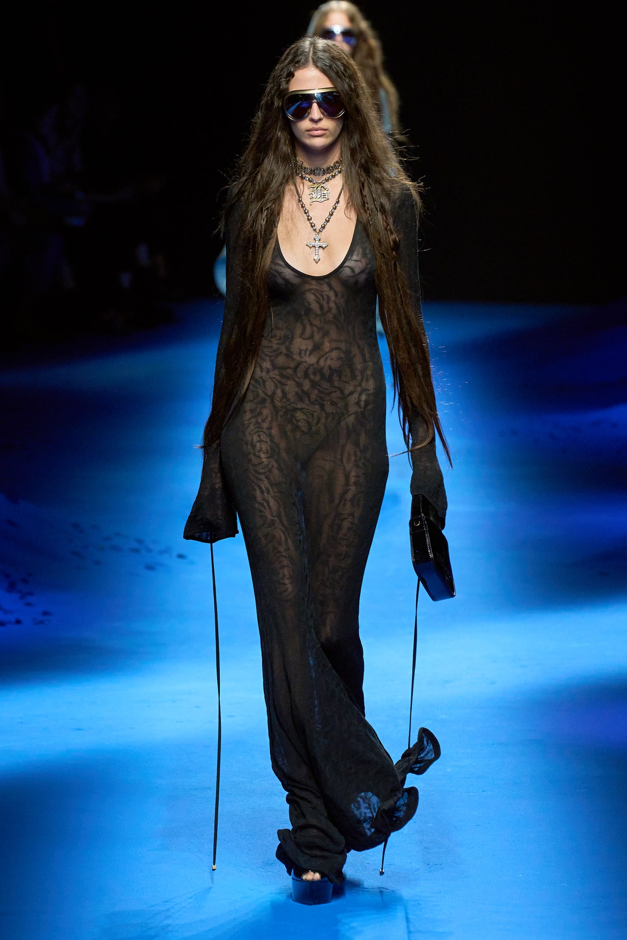 00025-blumarine-spring-2023-ready-to-wear-credit-gorunway