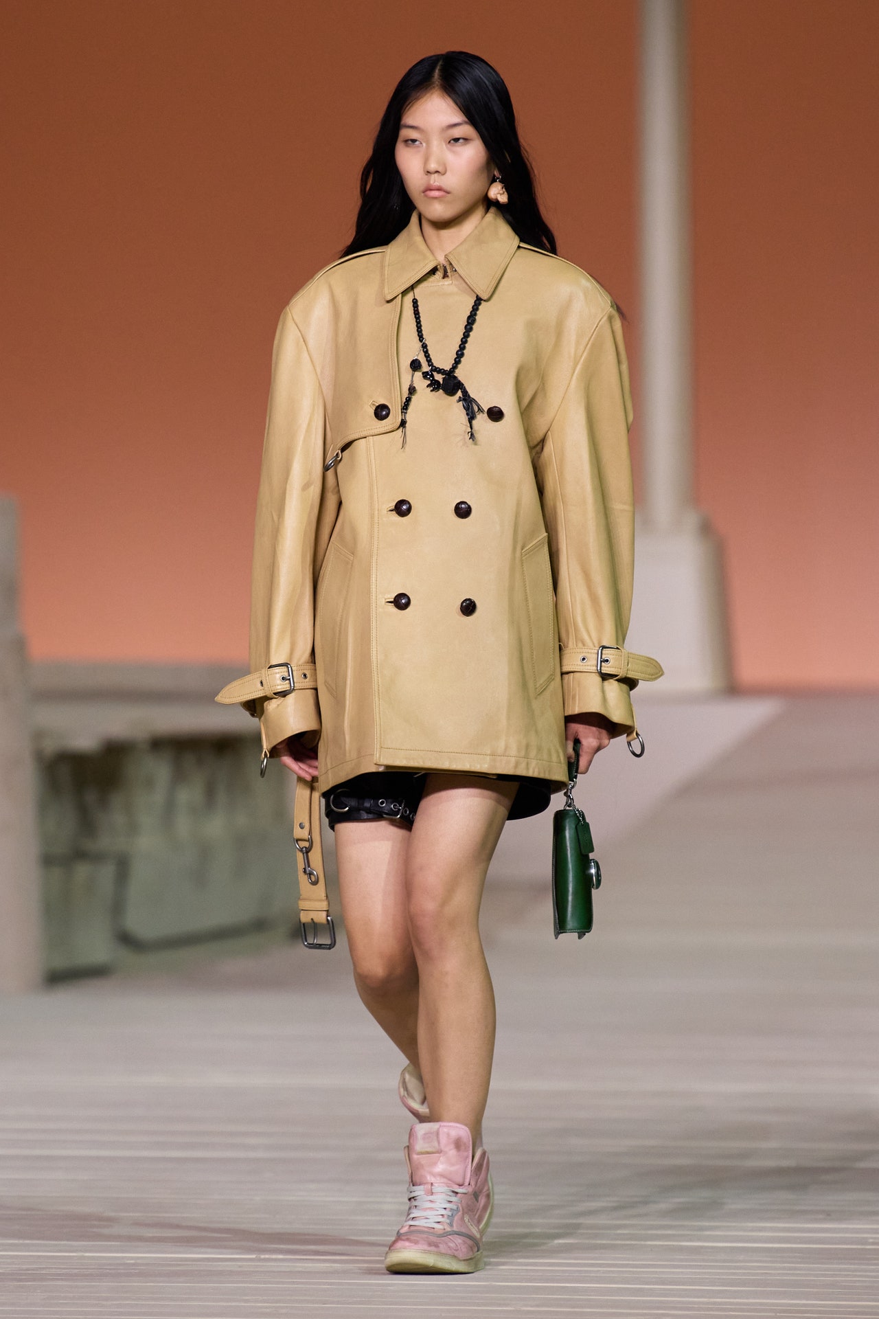 00025-coach-spring-2023-ready-to-wear-credit-gorunway