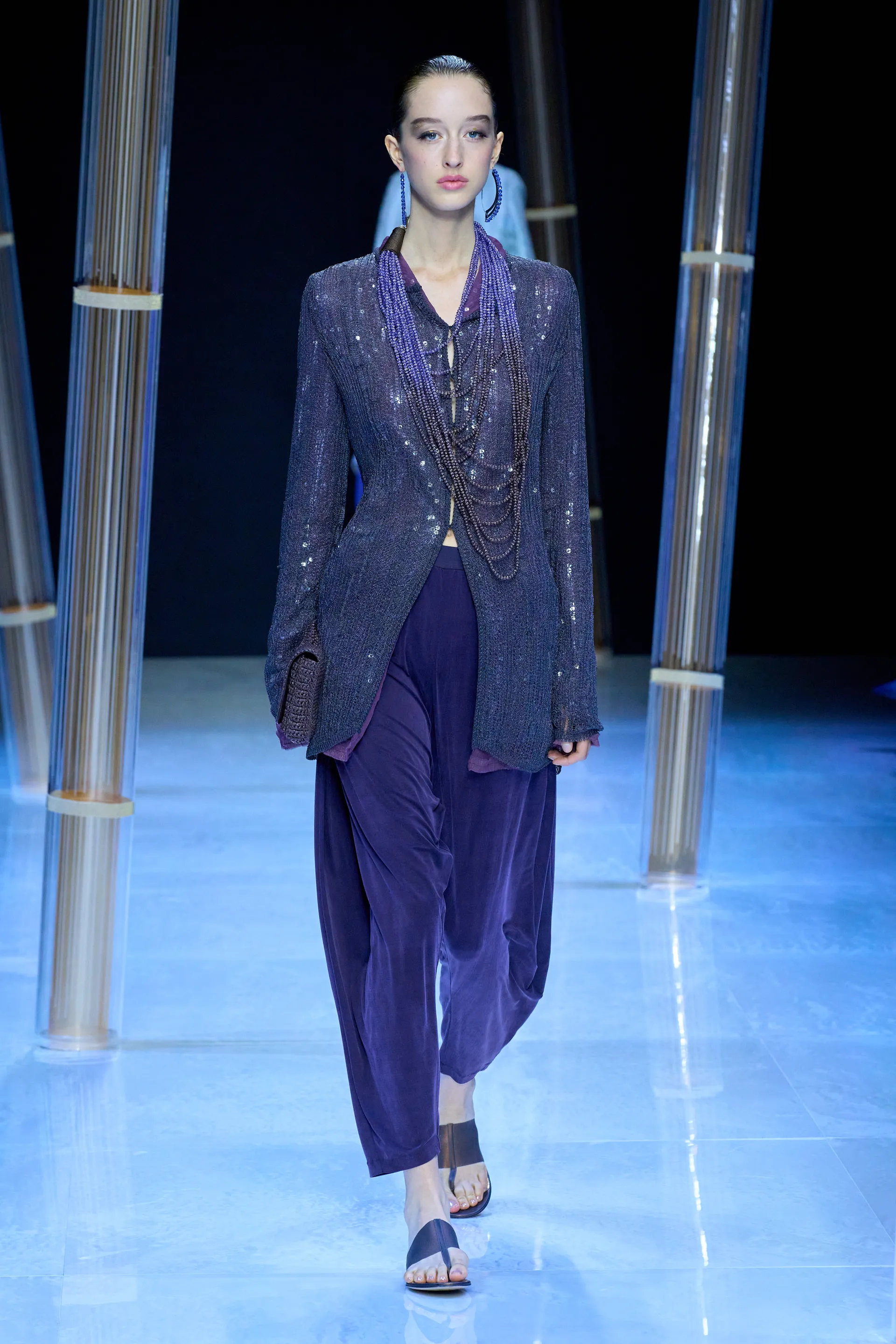 00025-giorgio-armani-spring-2023-ready-to-wear-credit-gorunway