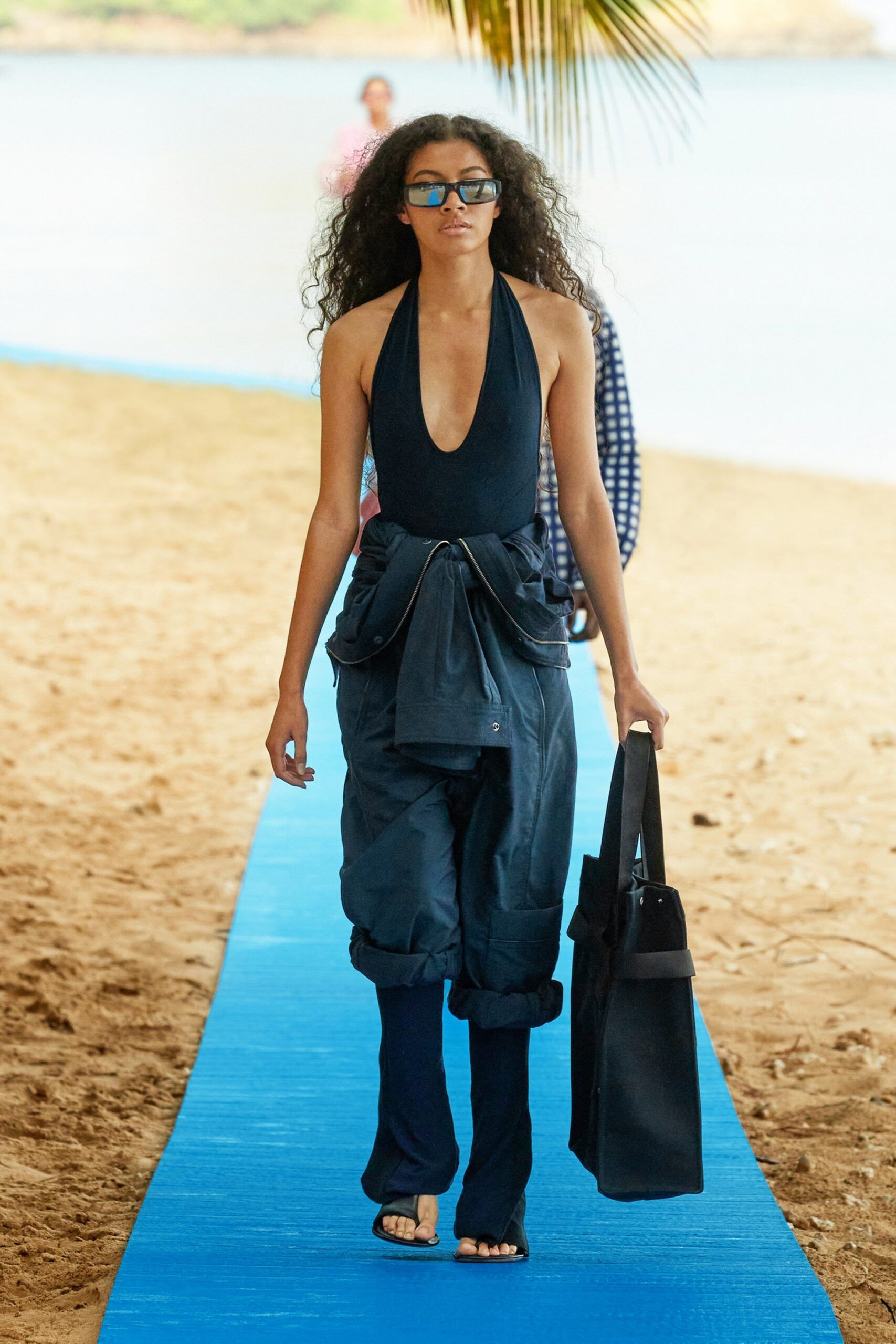 00025-jacquemus-spring-2022-ready-to-wear-credit-brand-1.jpg