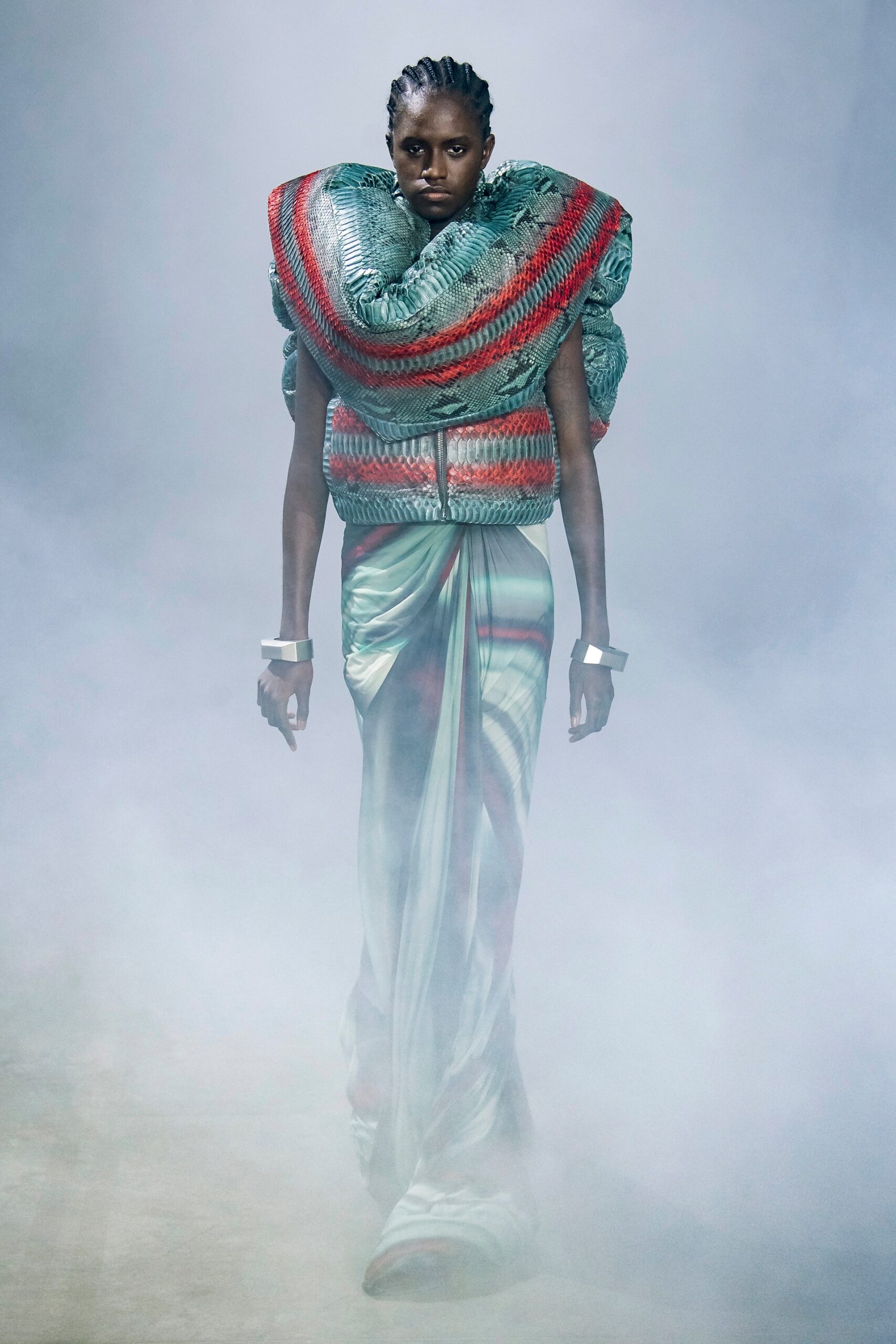 00025-rick-owens-fall-2022-ready-to-wear-paris-credit-gorunway-3.jpg