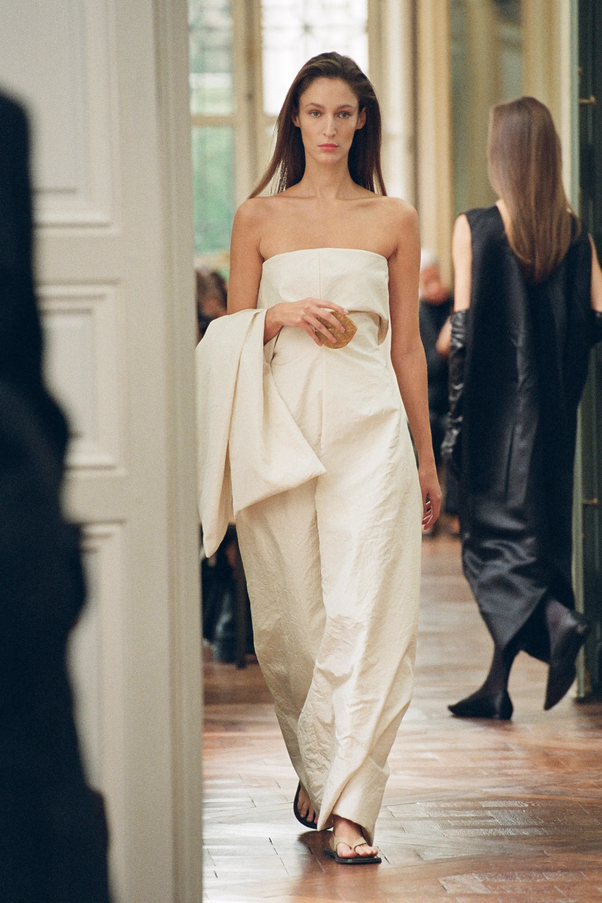 00025-the-row-pre-fall-2023-credit-brand