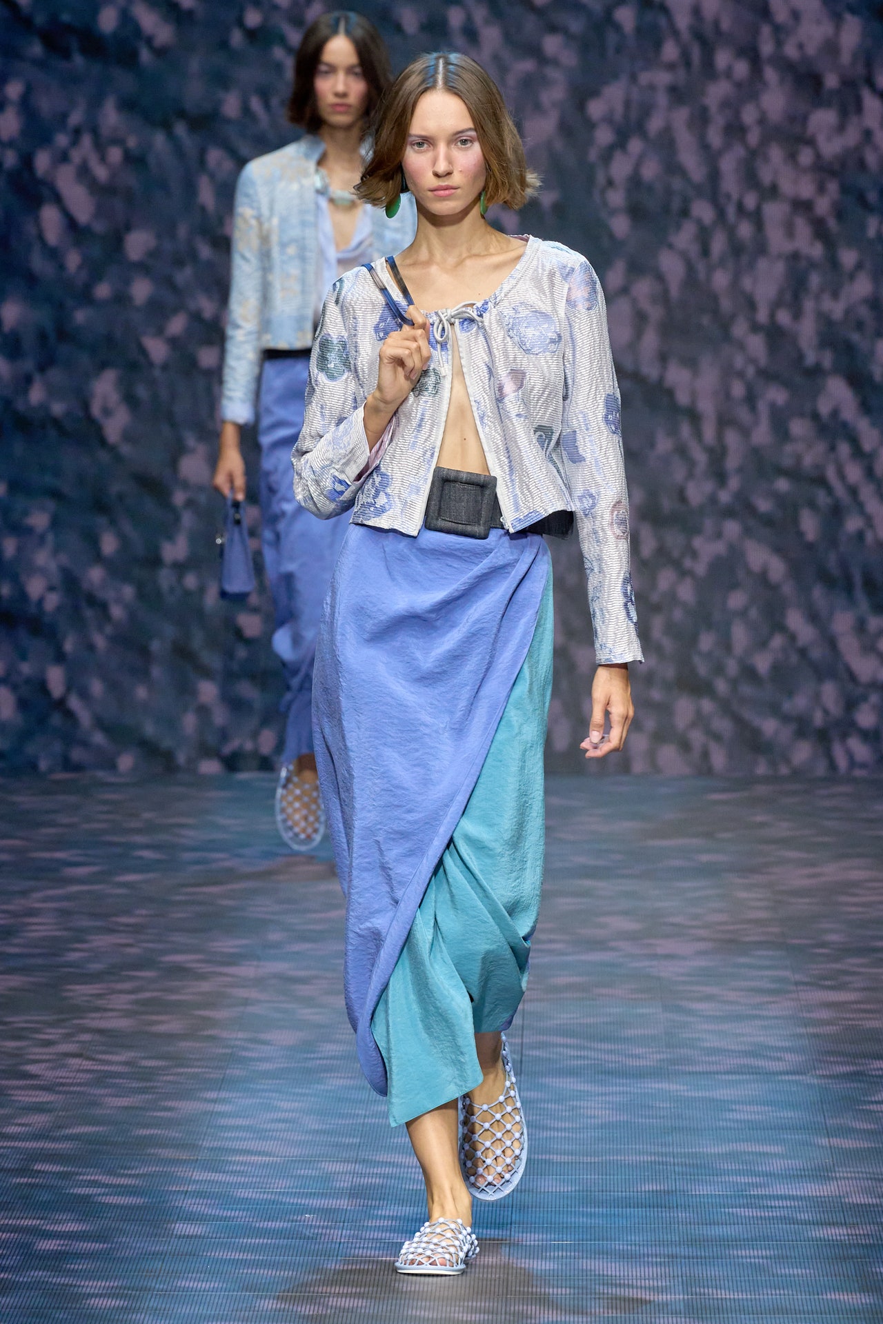 00026-emporio-armani-spring-2023-ready-to-wear-credit-gorunway