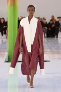 00026-loewe-spring-2023-ready-to-wear-credit-gorunway