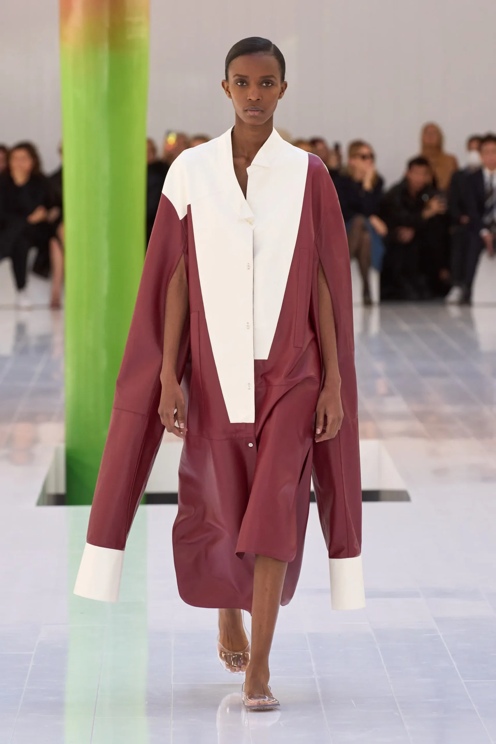 00026-loewe-spring-2023-ready-to-wear-credit-gorunway