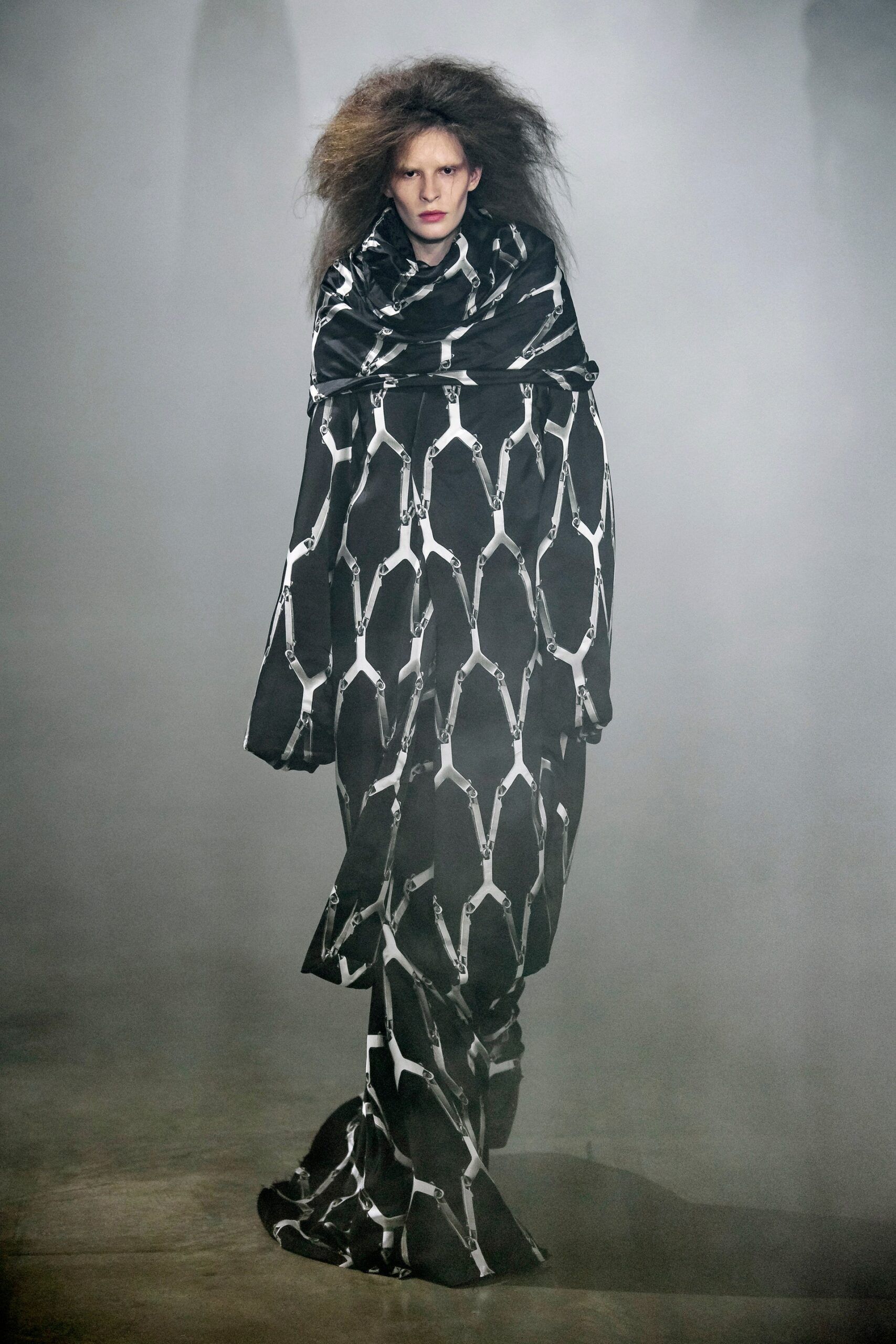 00026-rick-owens-fall-2022-ready-to-wear-paris-credit-gorunway-3.jpg
