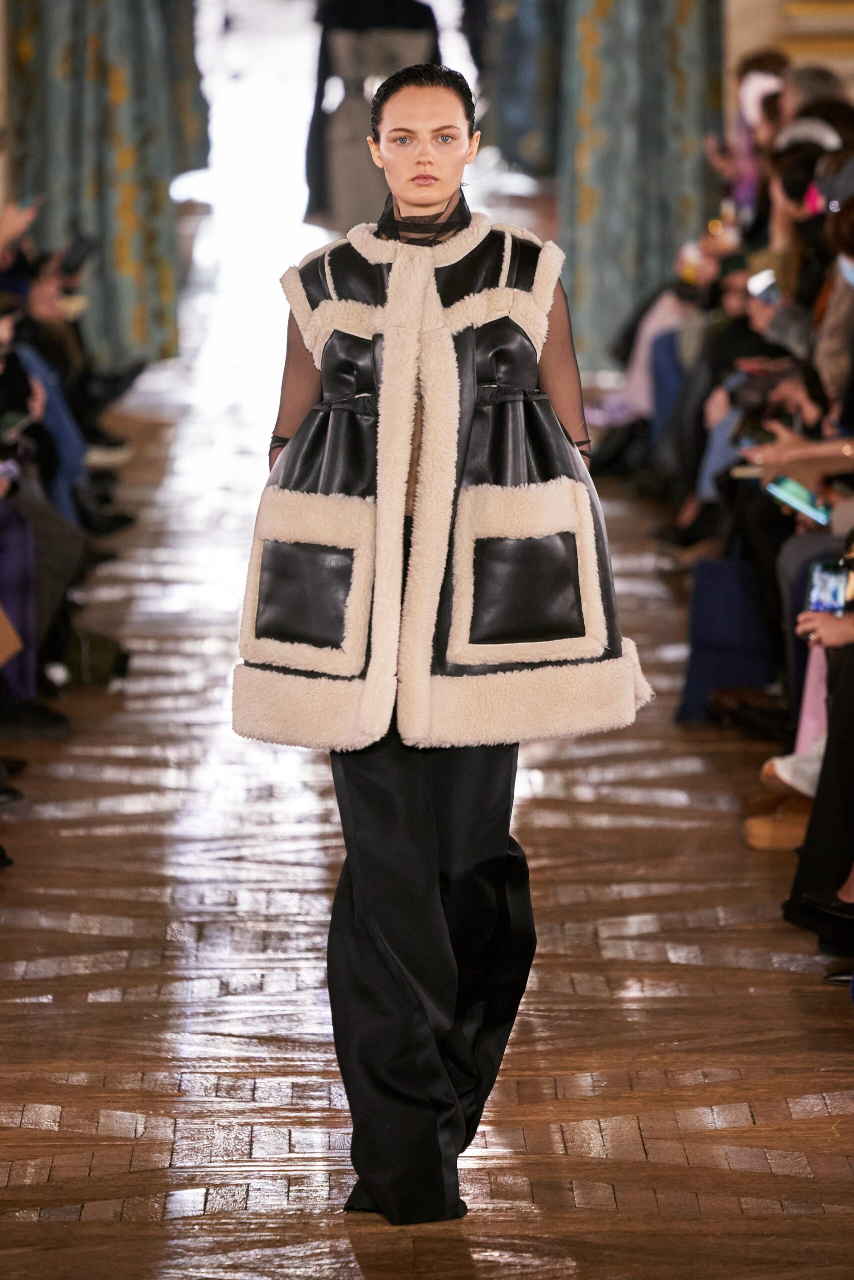 00026-sacai-fall-2022-ready-to-wear-paris-credit-gorunway-1.jpg