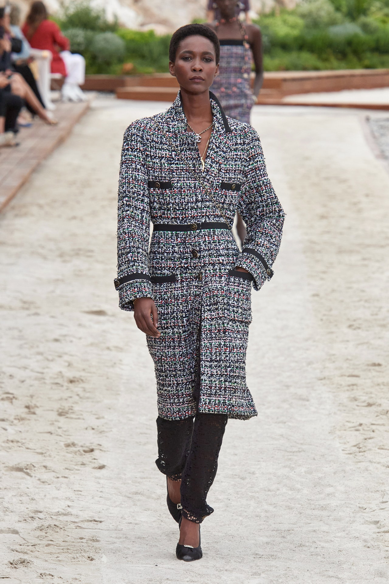 00027-chanel-resort-2023-monaco-credit-gorunway-1.jpeg