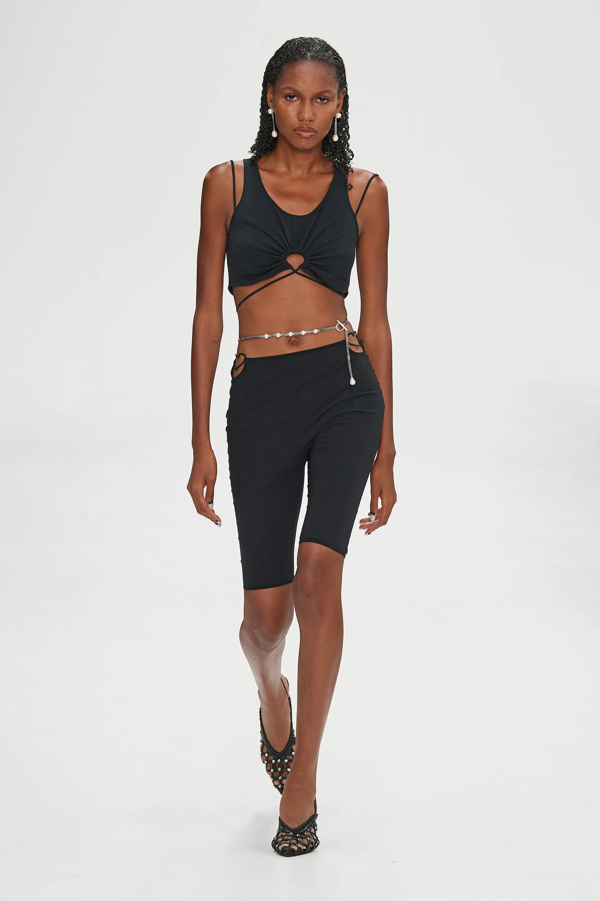 00027-nensi-dojaka-spring-2023-ready-to-wear-credit-gorunway