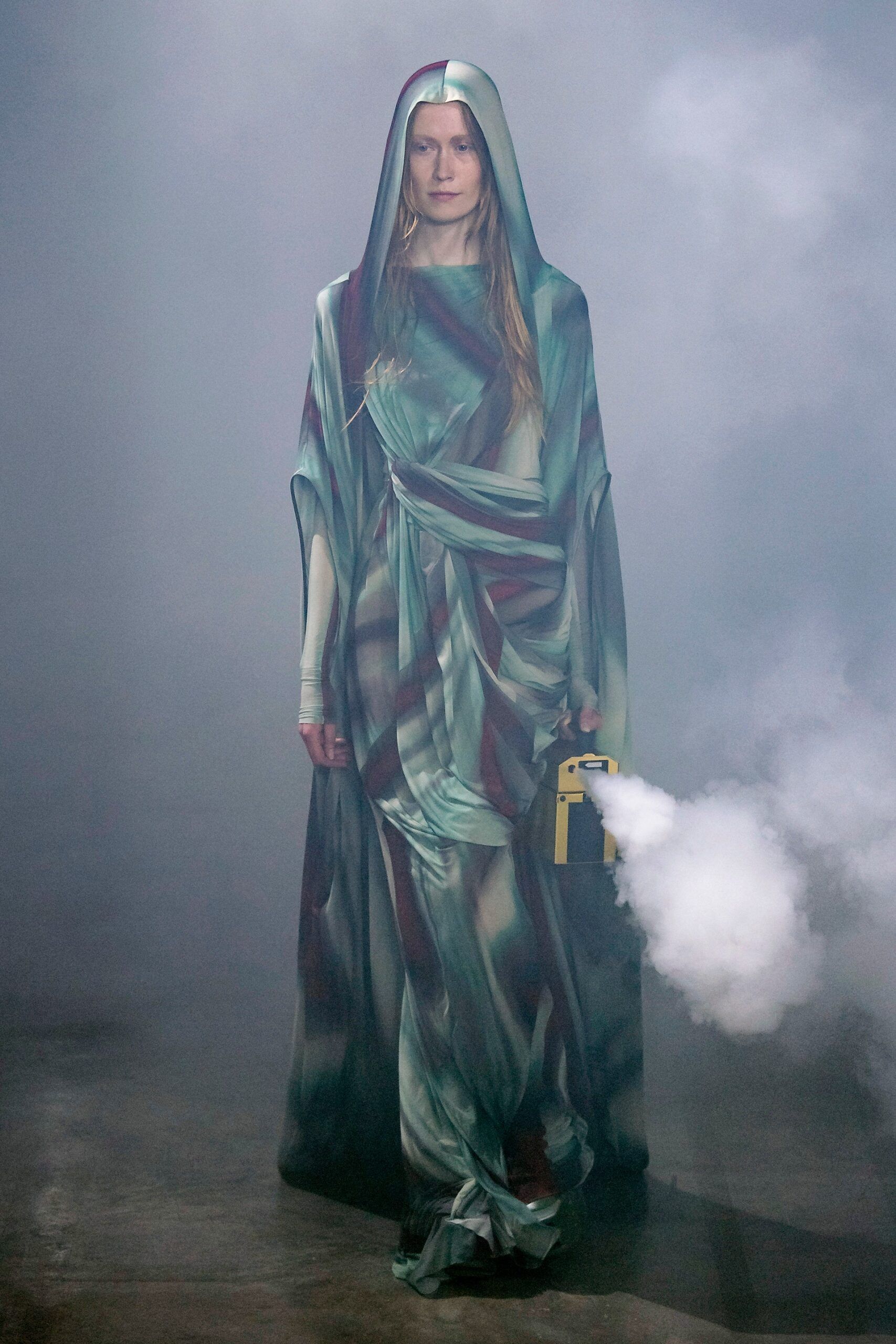 00027-rick-owens-fall-2022-ready-to-wear-paris-credit-gorunway-3.jpg