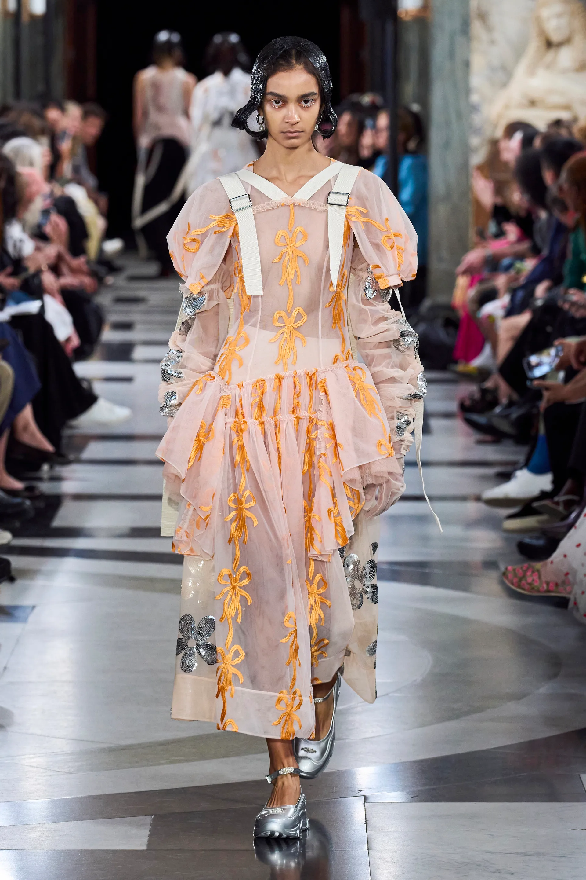 00027-simone-rocha-spring-2023-ready-to-wear-credit-gorunway