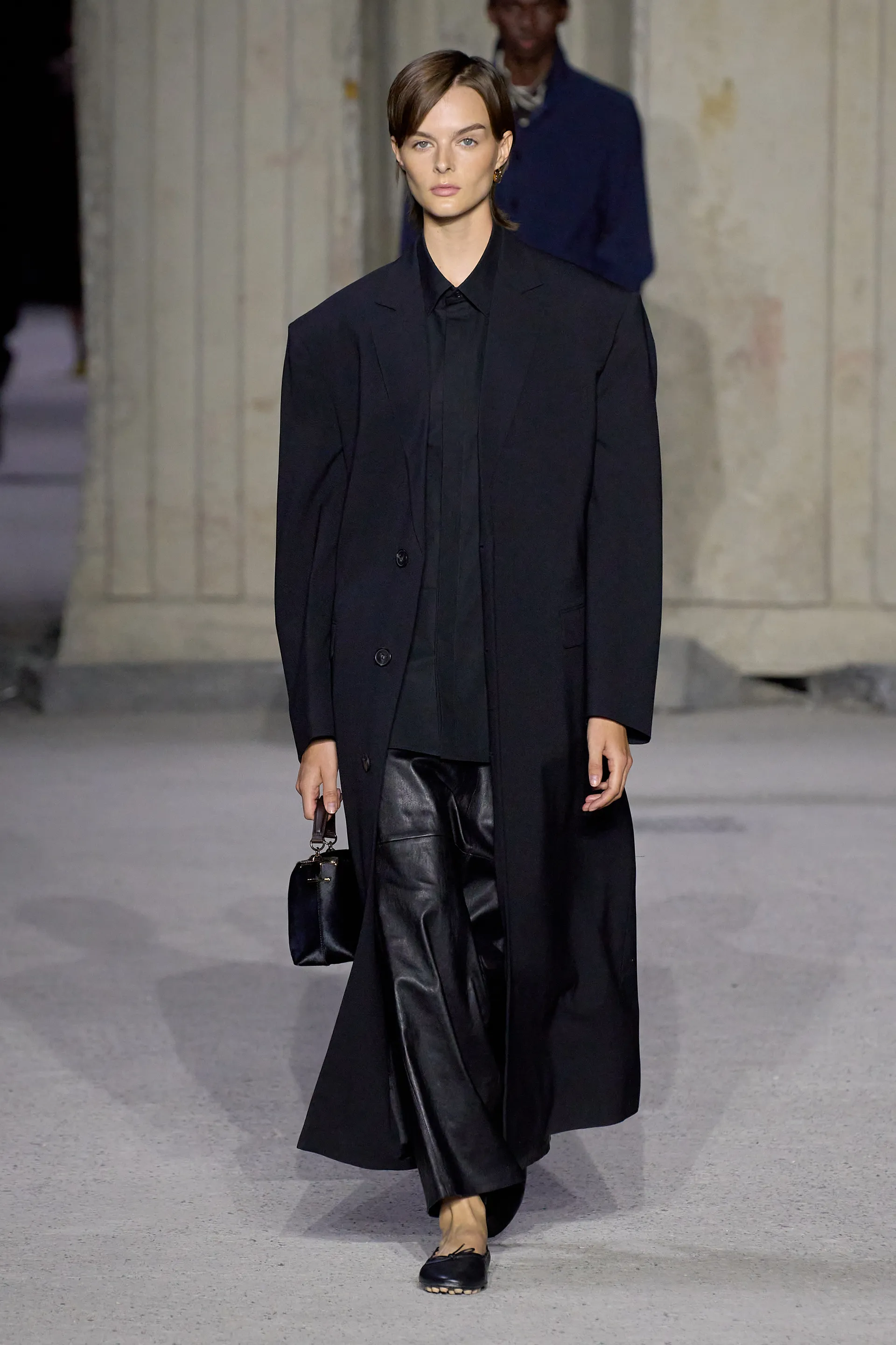 00027-tods-spring-2023-ready-to-wear-credit-gorunway
