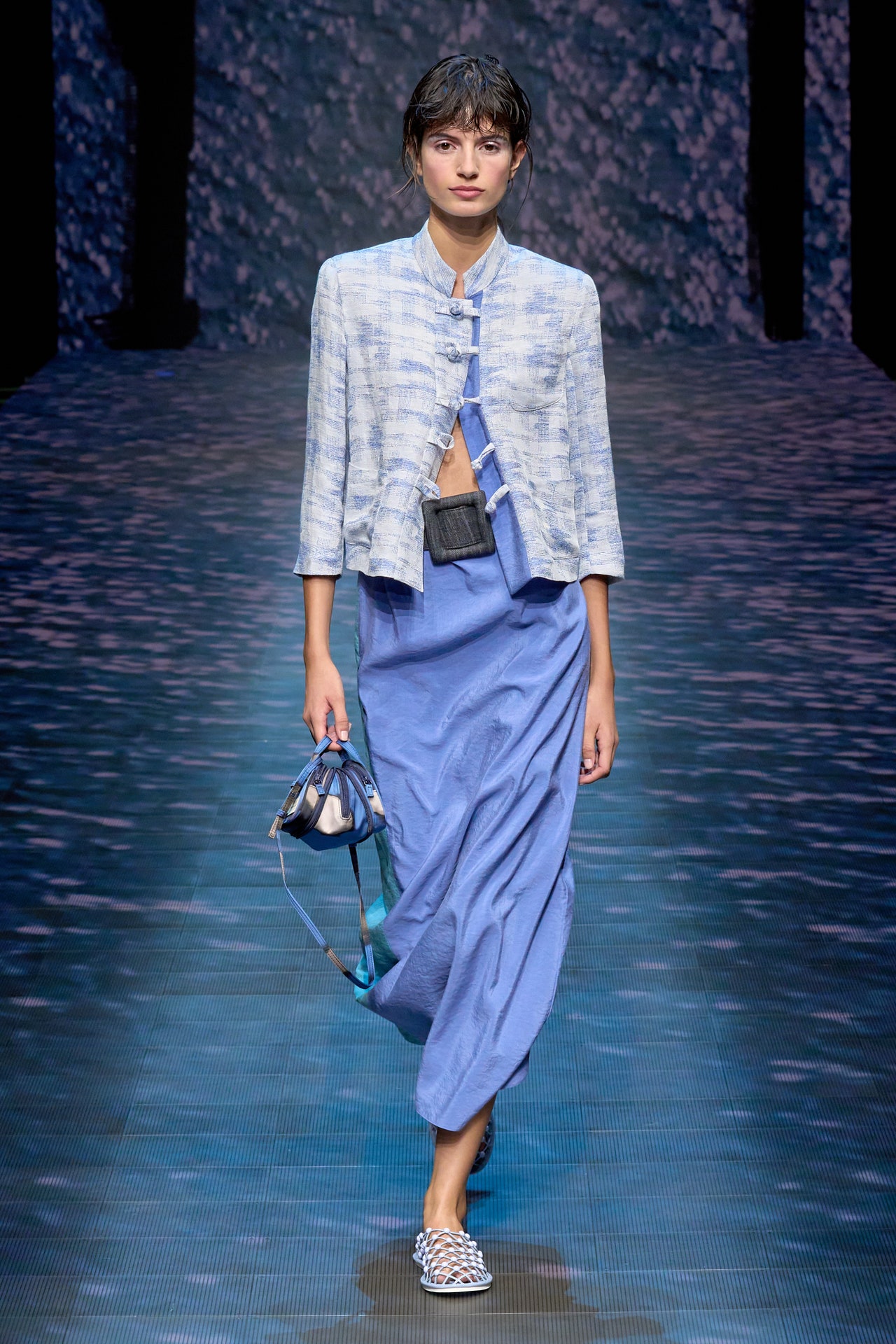 00028-emporio-armani-spring-2023-ready-to-wear-credit-gorunway