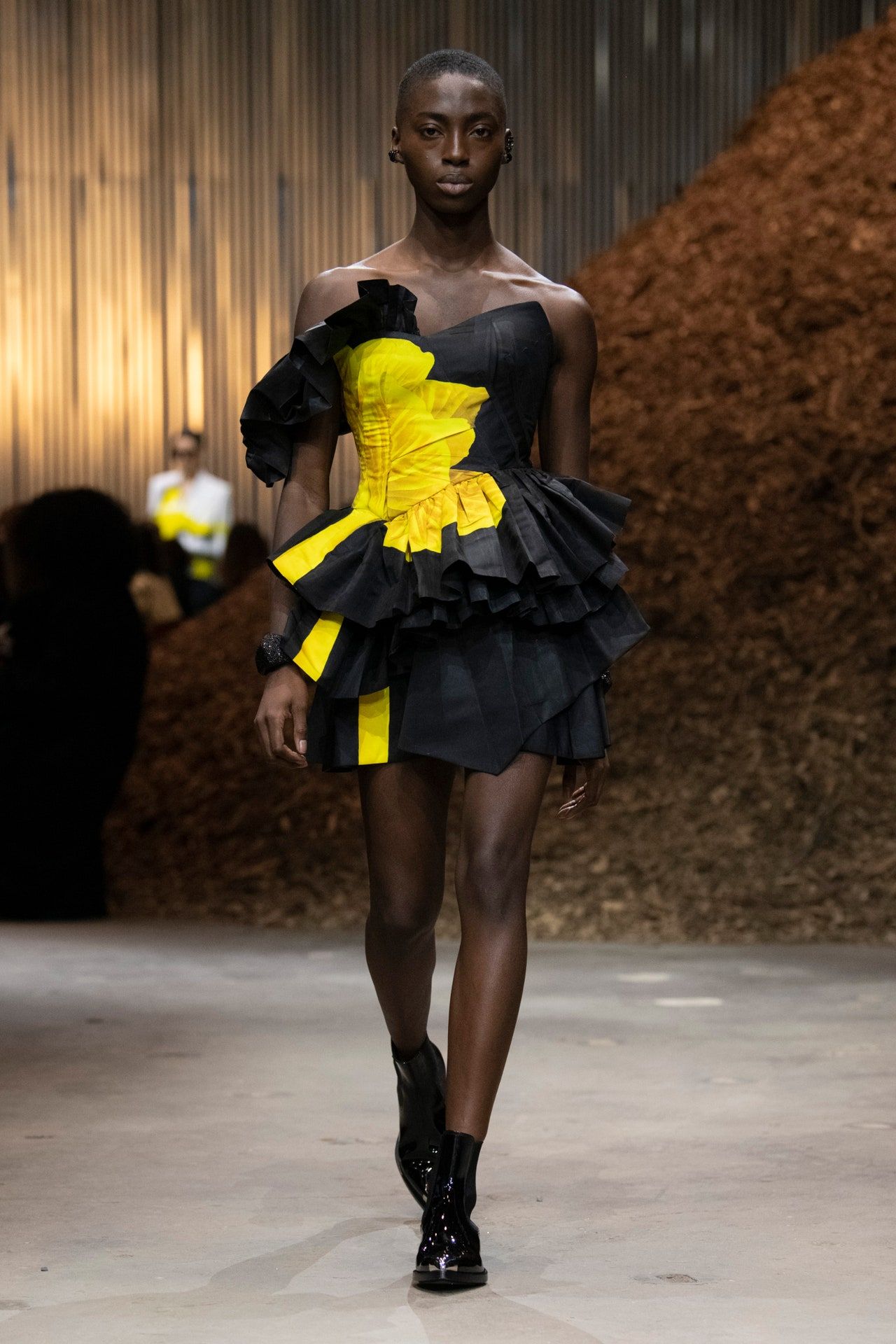 00029-alexander-mcqueen-fall-2022-ready-to-wear-credit-brand-1.jpeg