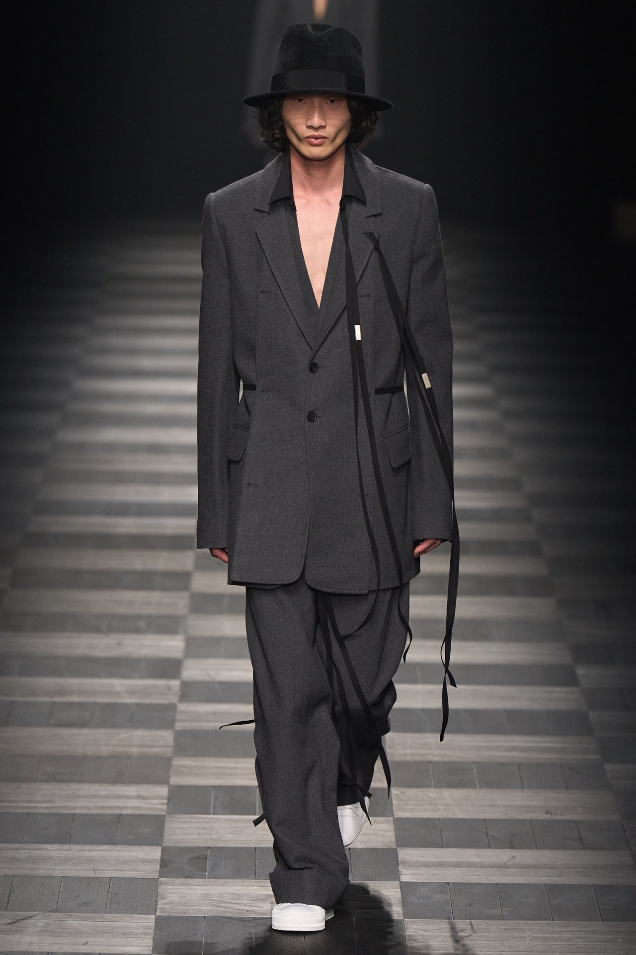 00029-ann-demeulemeester-fall-2022-ready-to-wear-paris-credit-filippo-fior-gorunway-1.jpeg