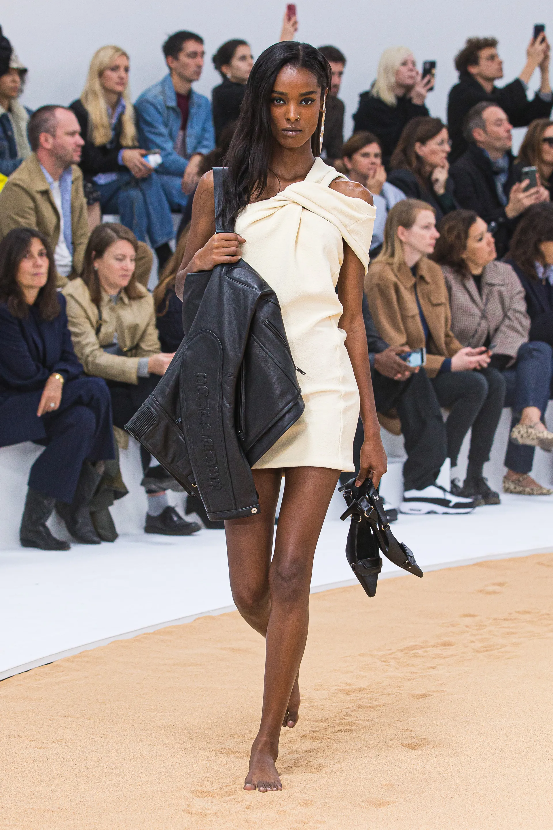 00029-courreges-spring-2023-ready-to-wear-credit-brand