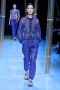 00029-giorgio-armani-spring-2023-ready-to-wear-credit-gorunway