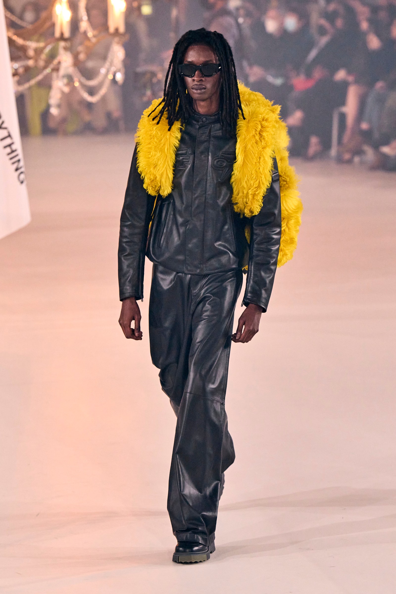 00029-off-white-fall-2022-ready-to-wear-paris-credit-gorunway-1.jpeg