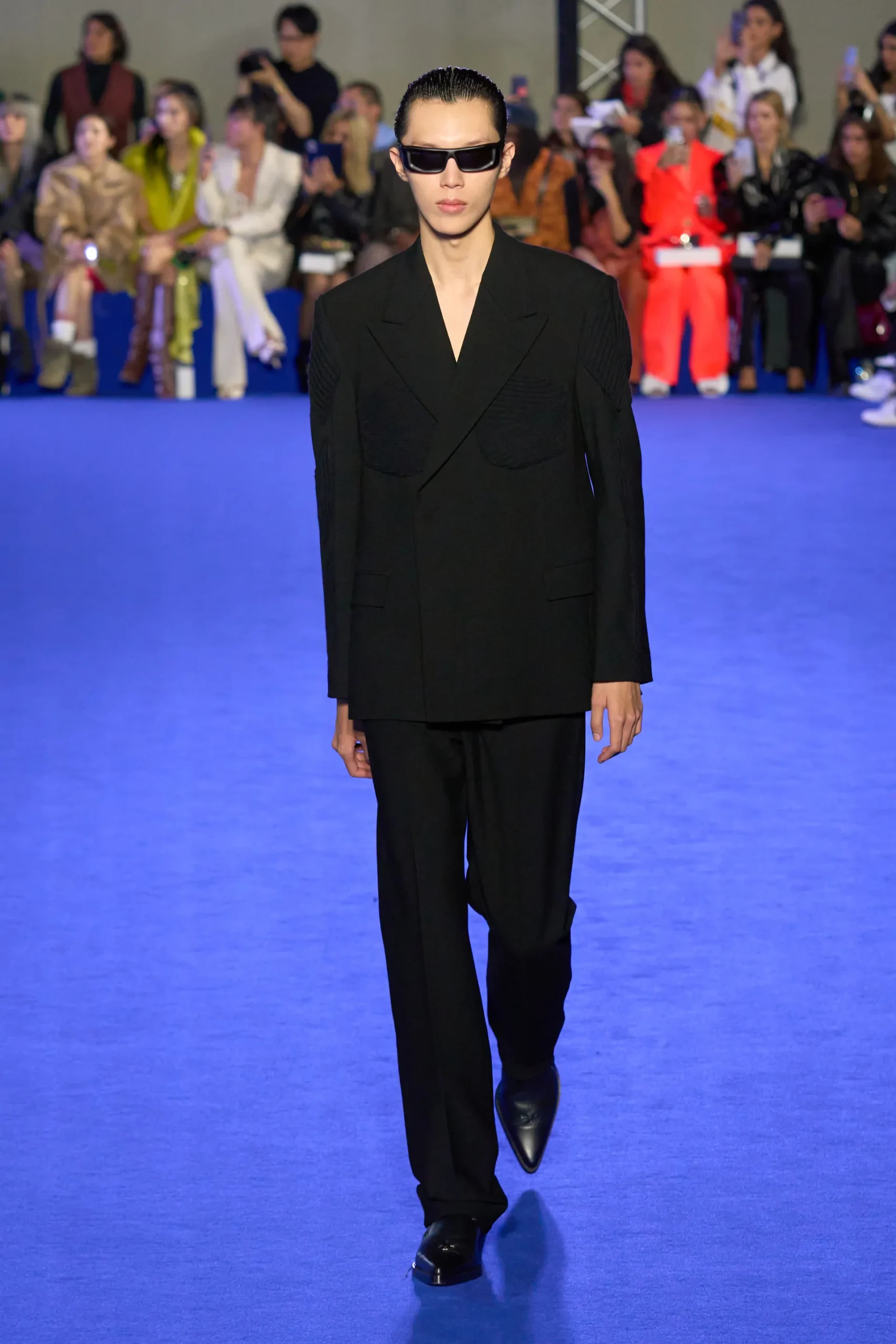 00029-off-white-spring-2023-ready-to-wear-credit-gorunway