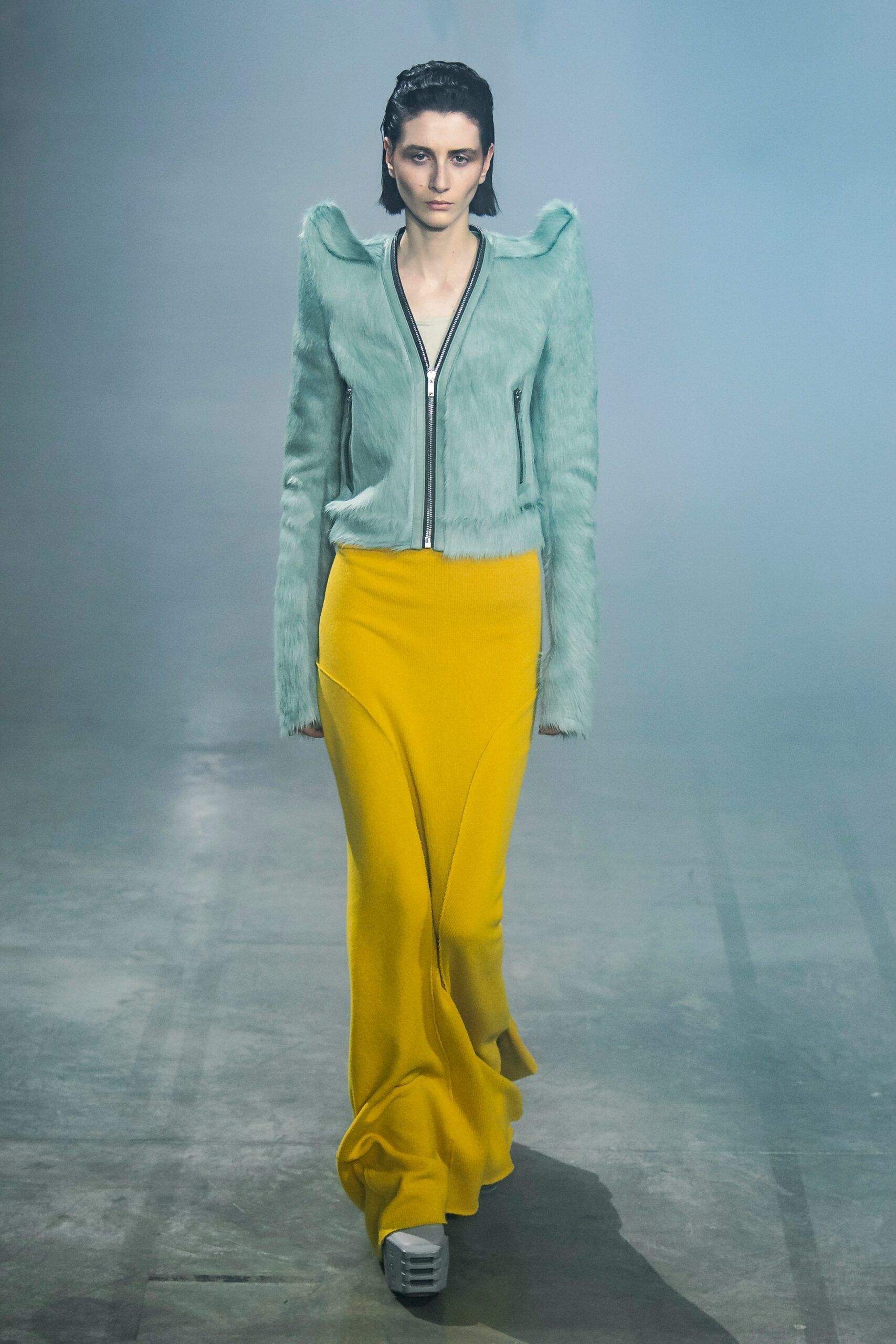 00029-rick-owens-fall-2022-ready-to-wear-paris-credit-gorunway-3.jpg