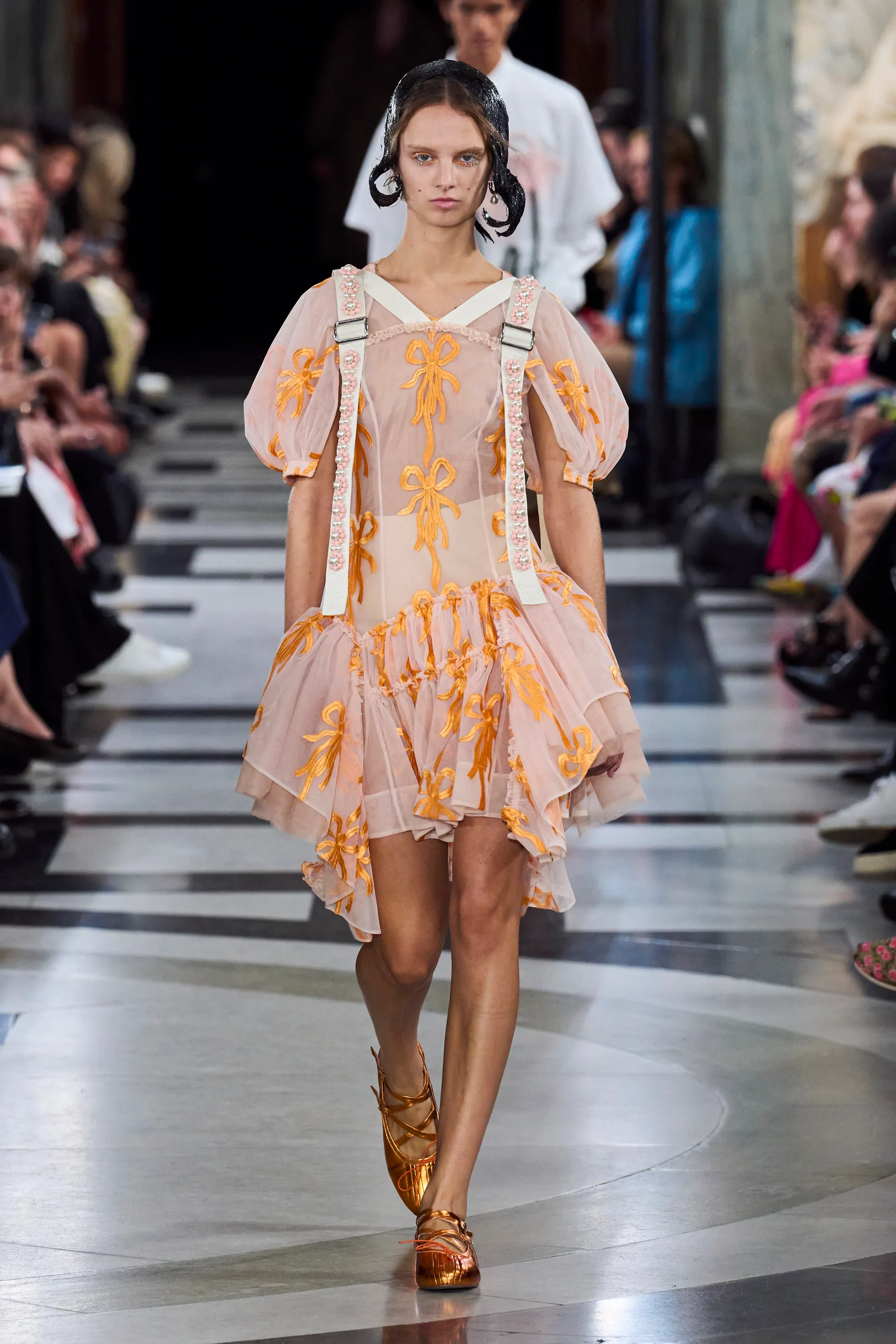 00029-simone-rocha-spring-2023-ready-to-wear-credit-gorunway