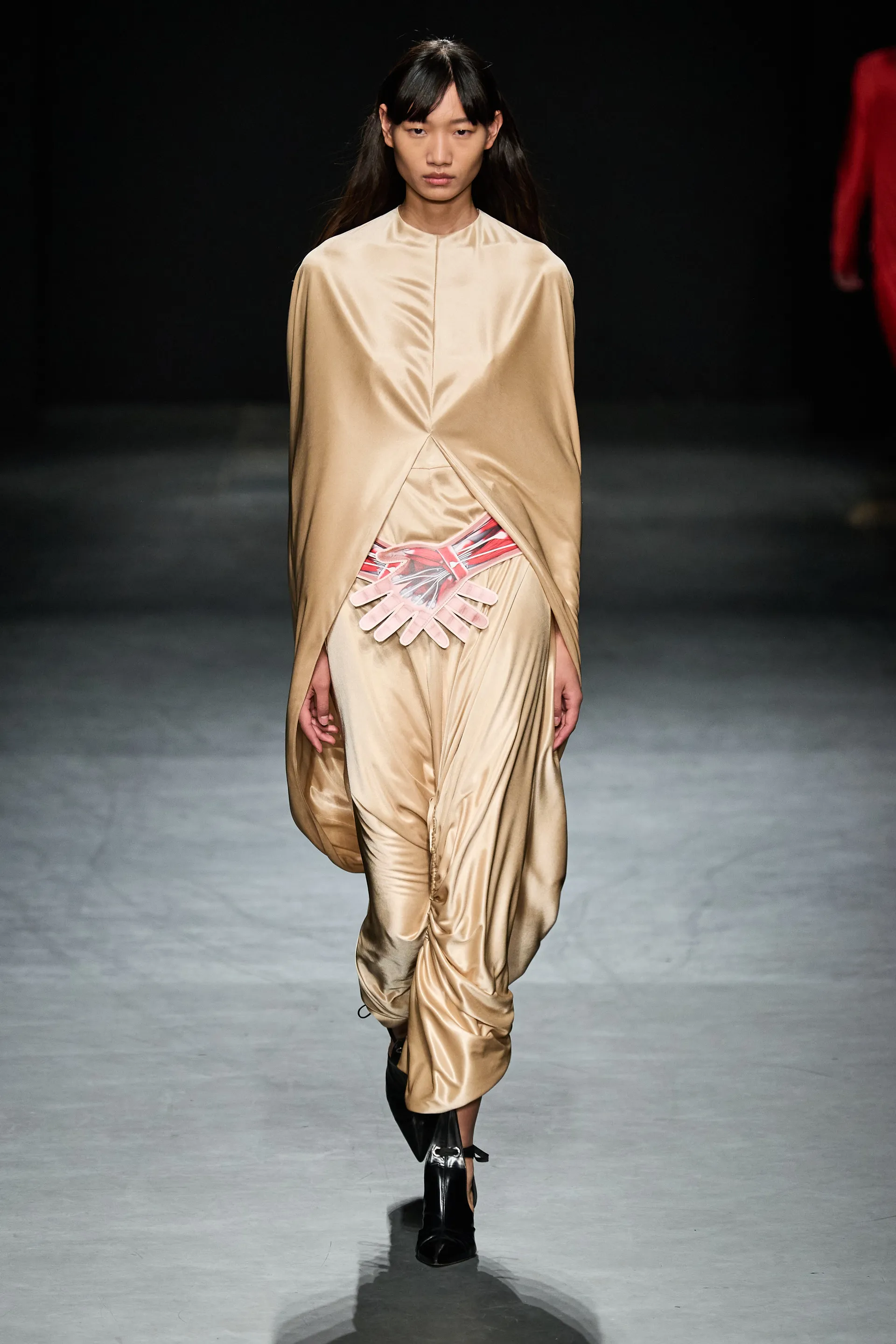 00030-christopher-kane-spring-2023-ready-to-wear-credit-gorunway