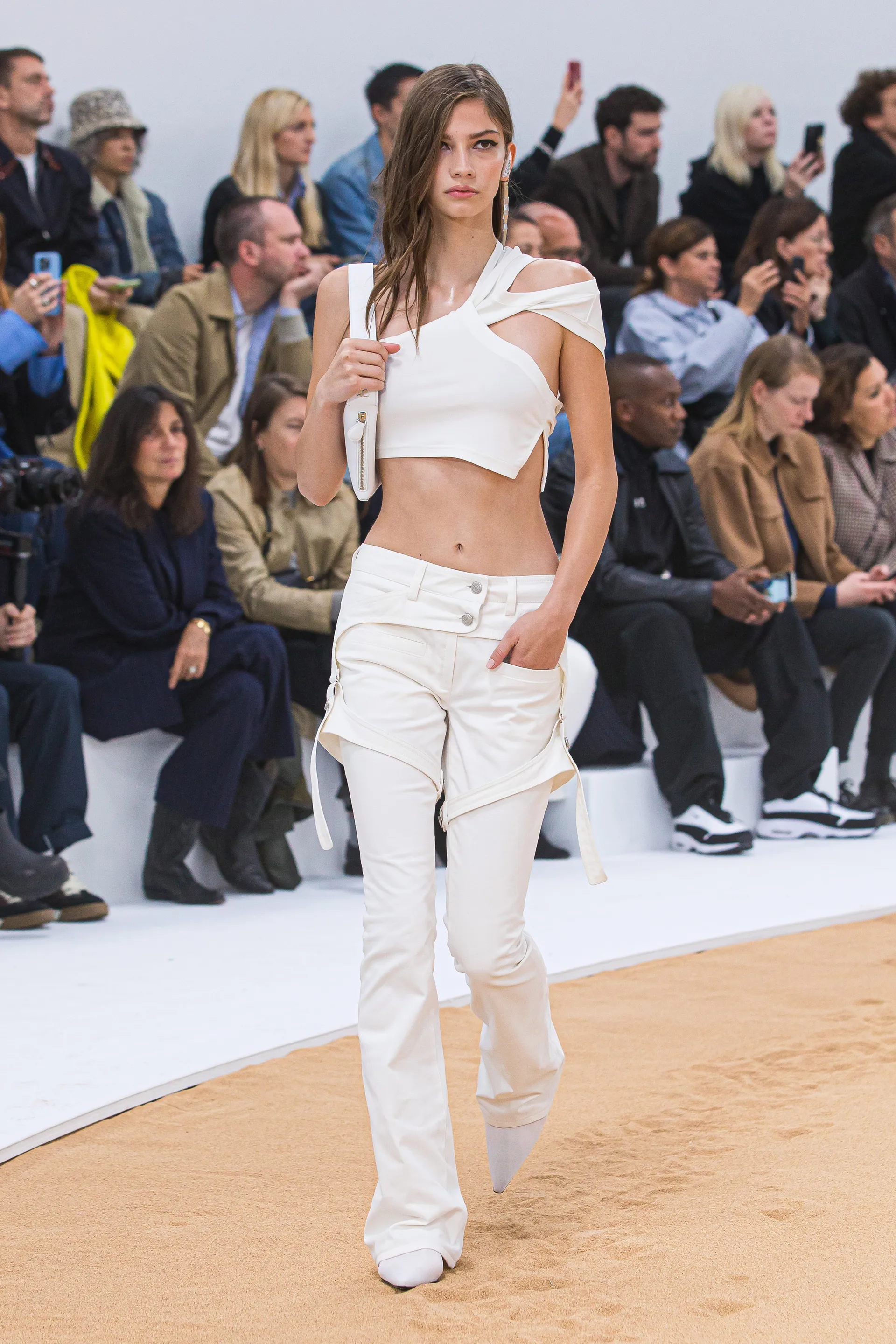 00030-courreges-spring-2023-ready-to-wear-credit-brand
