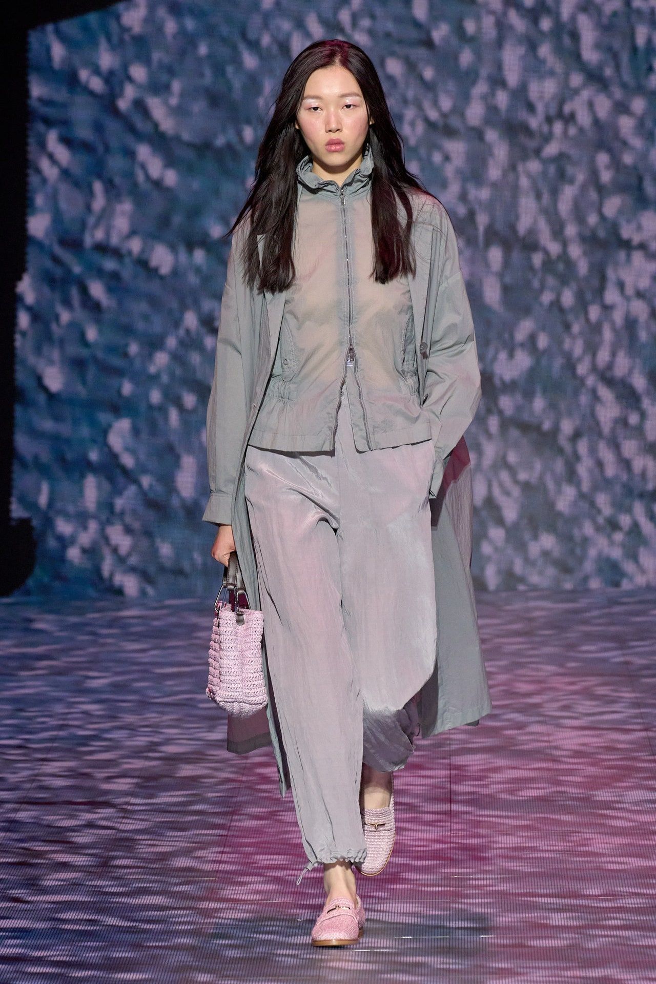 00030-emporio-armani-spring-2023-ready-to-wear-credit-gorunway