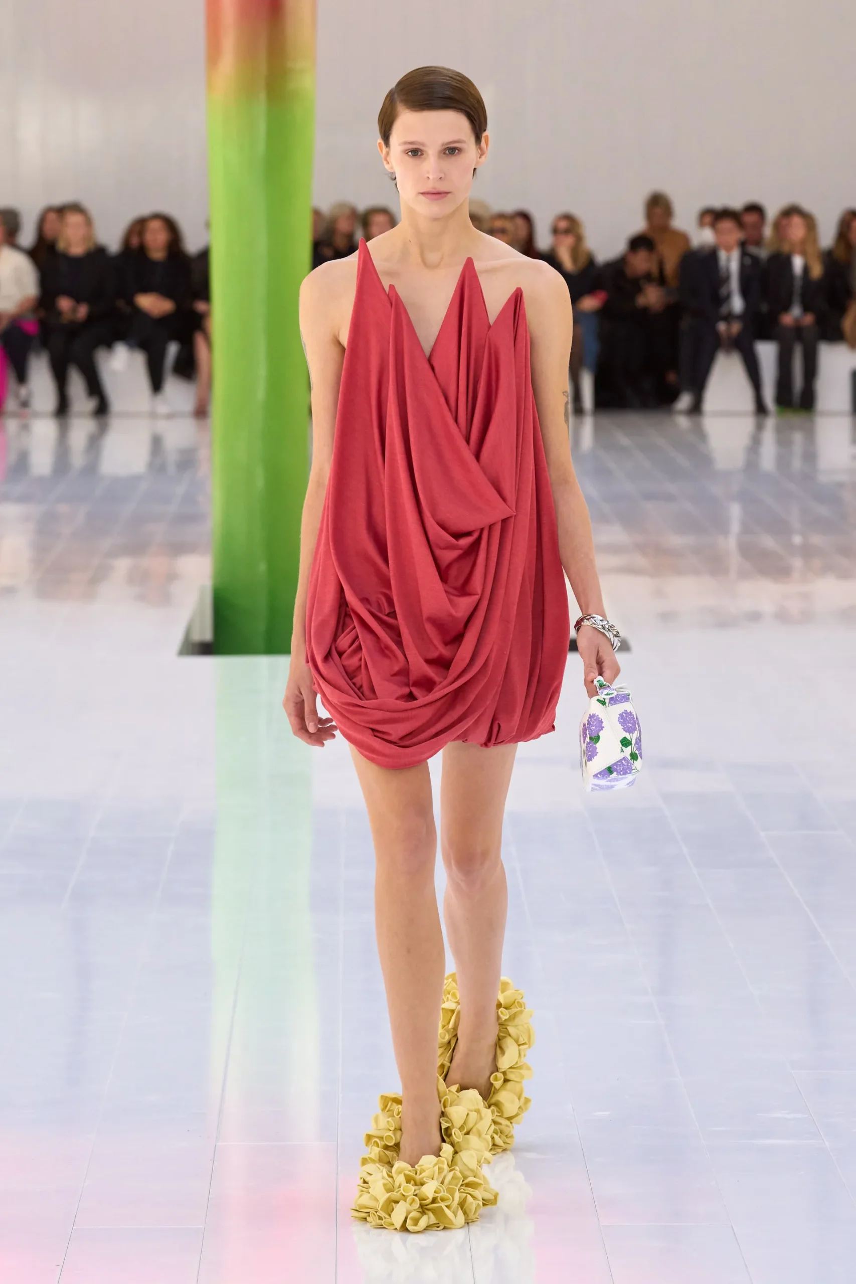 00030-loewe-spring-2023-ready-to-wear-credit-gorunway