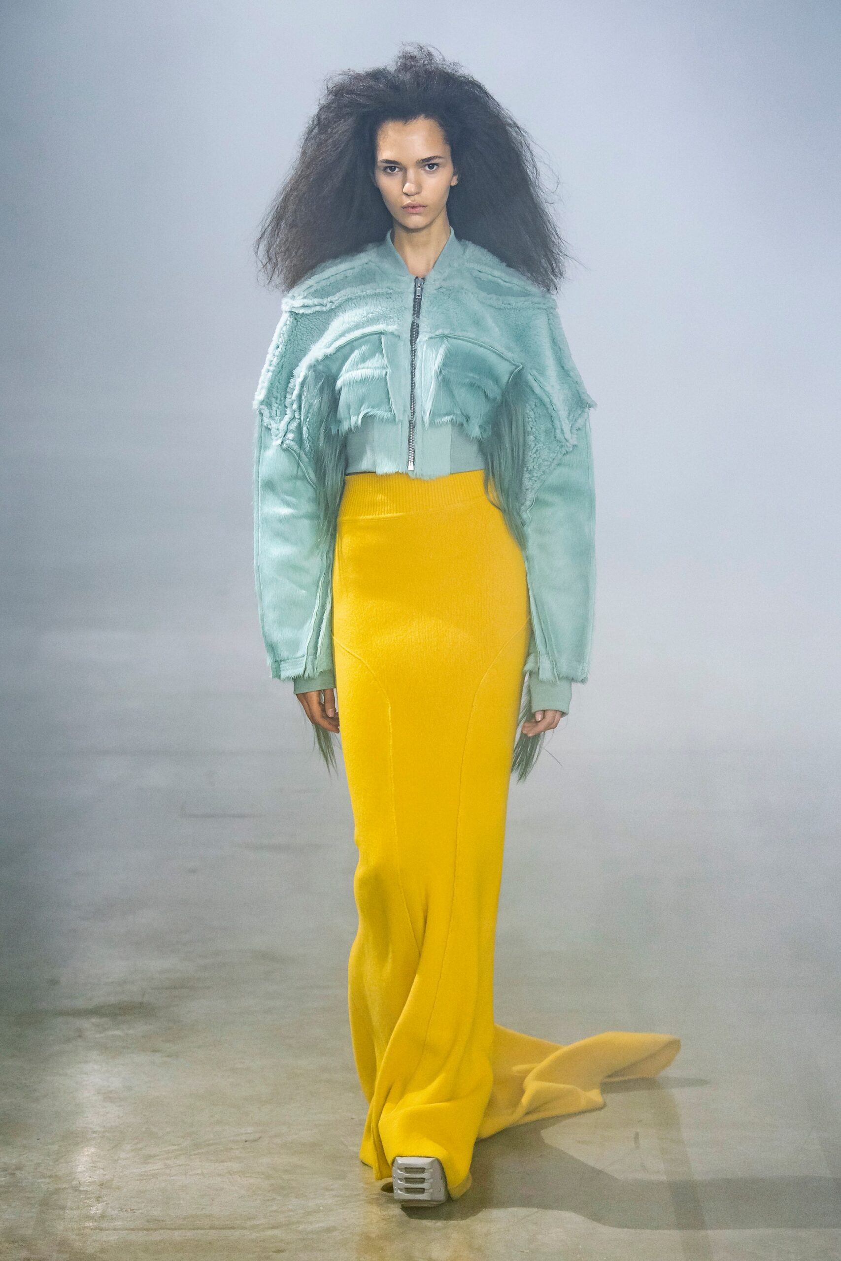 00030-rick-owens-fall-2022-ready-to-wear-paris-credit-gorunway-3.jpg
